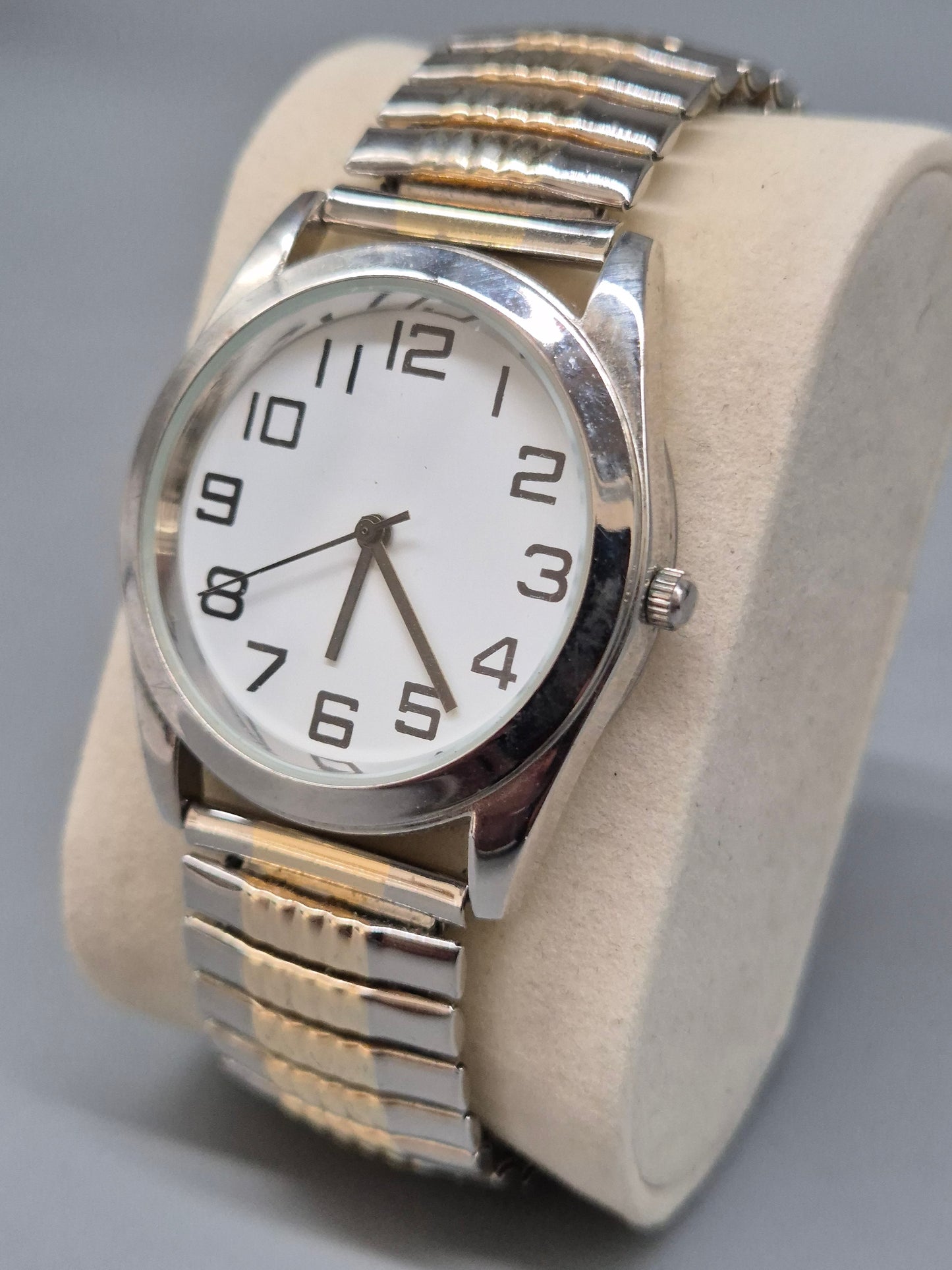 Klassische Herren Uhr mit elastischem Band – Gut lesbares Zifferblatt