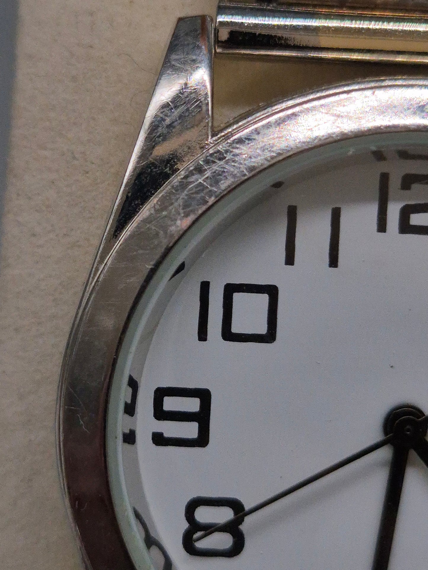 Klassische Herren Uhr mit elastischem Band – Gut lesbares Zifferblatt