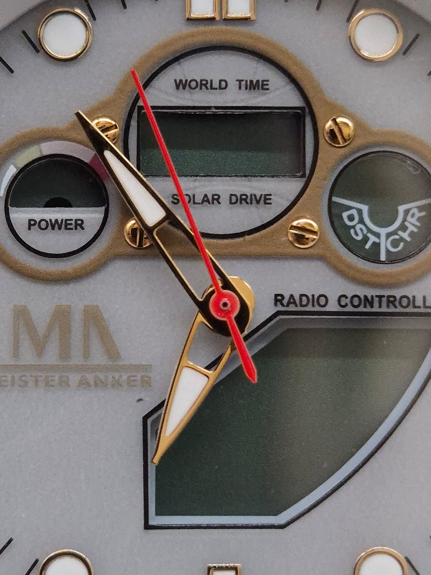 Moderne Meister Anker Radio‑Solar Herren Uhr – Titan, Funk & Weltzeit