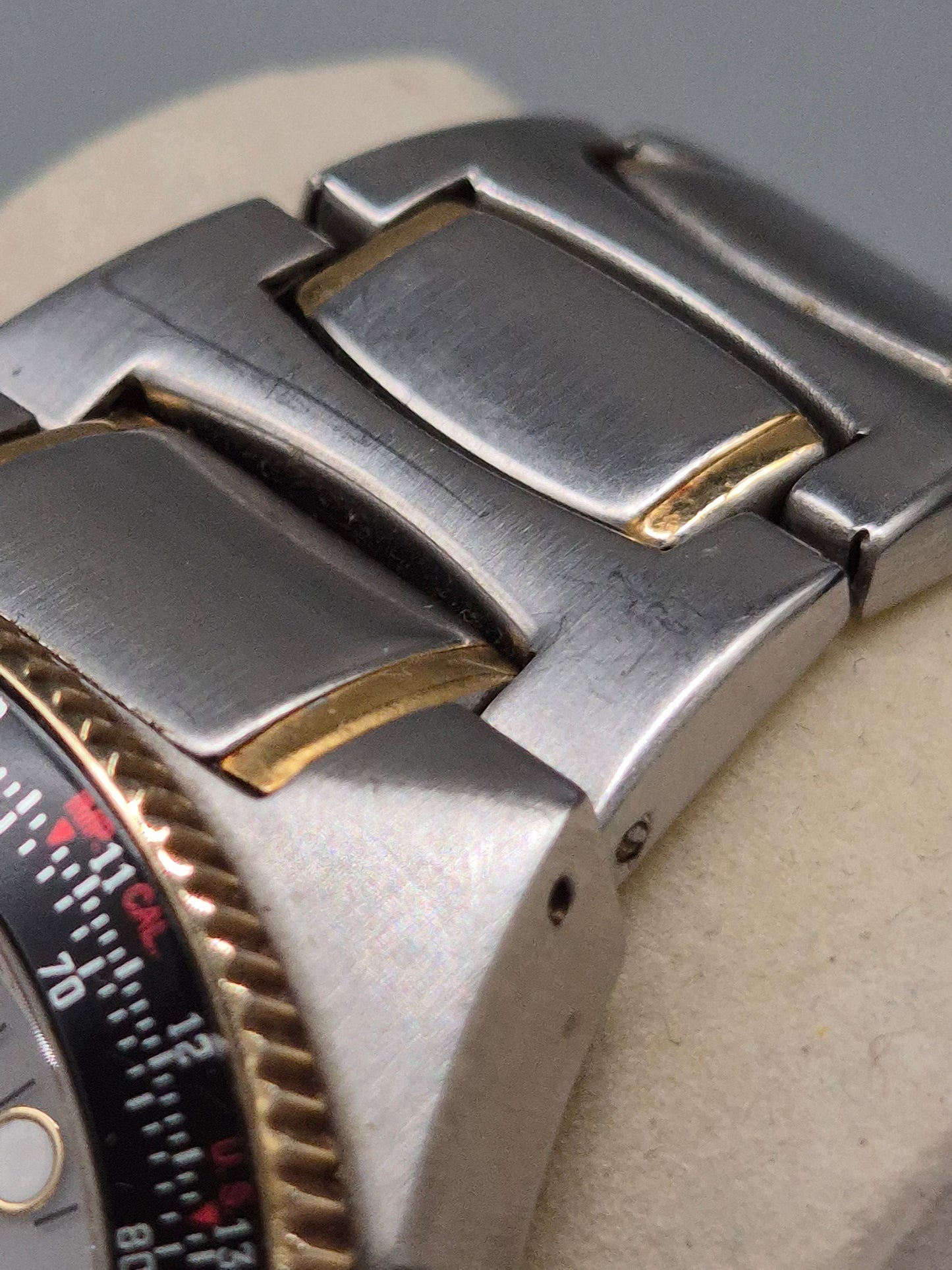 Moderne Meister Anker Radio‑Solar Herren Uhr – Titan, Funk & Weltzeit