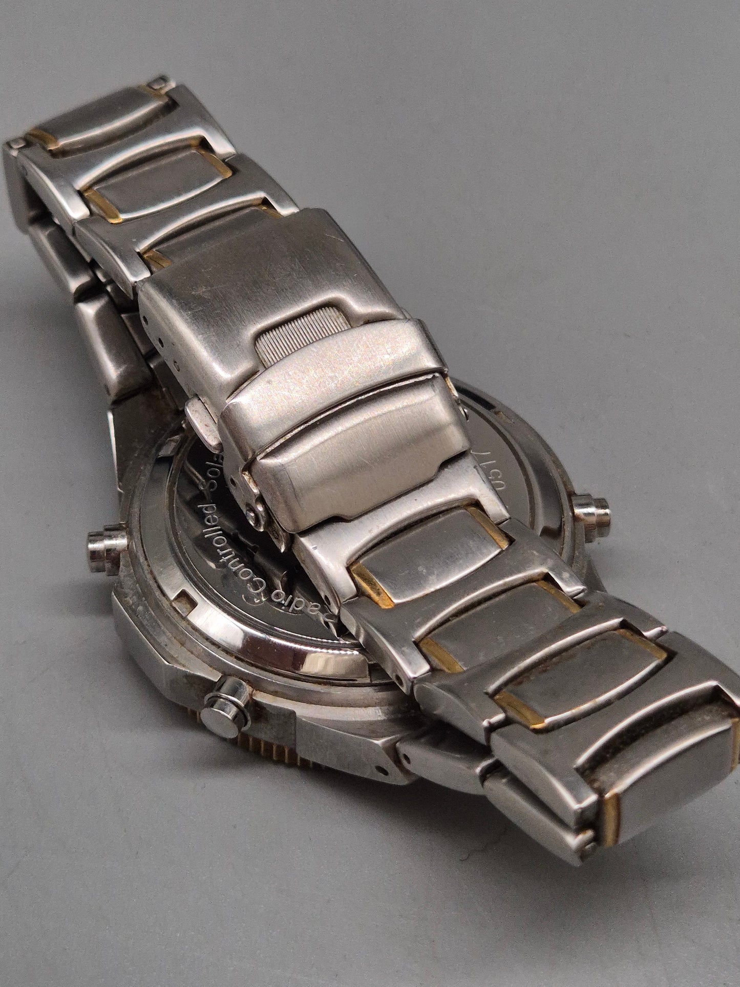 Moderne Meister Anker Radio‑Solar Herren Uhr – Titan, Funk & Weltzeit