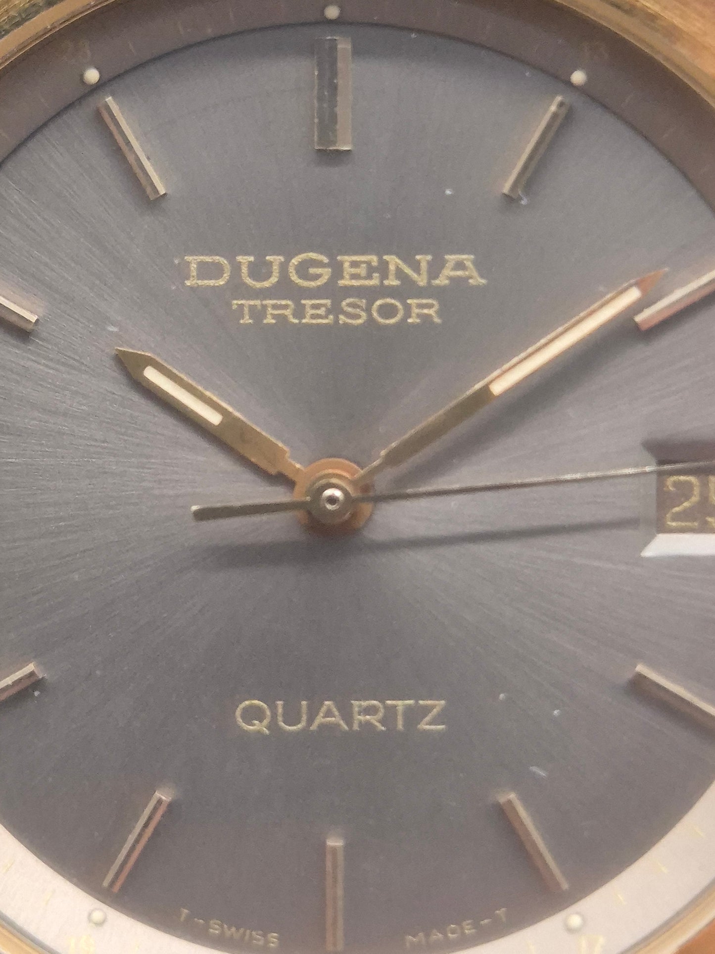 Dugena Tresor Herren Uhr – Zweifarbiges Design mit Schweizer Quarzwerk