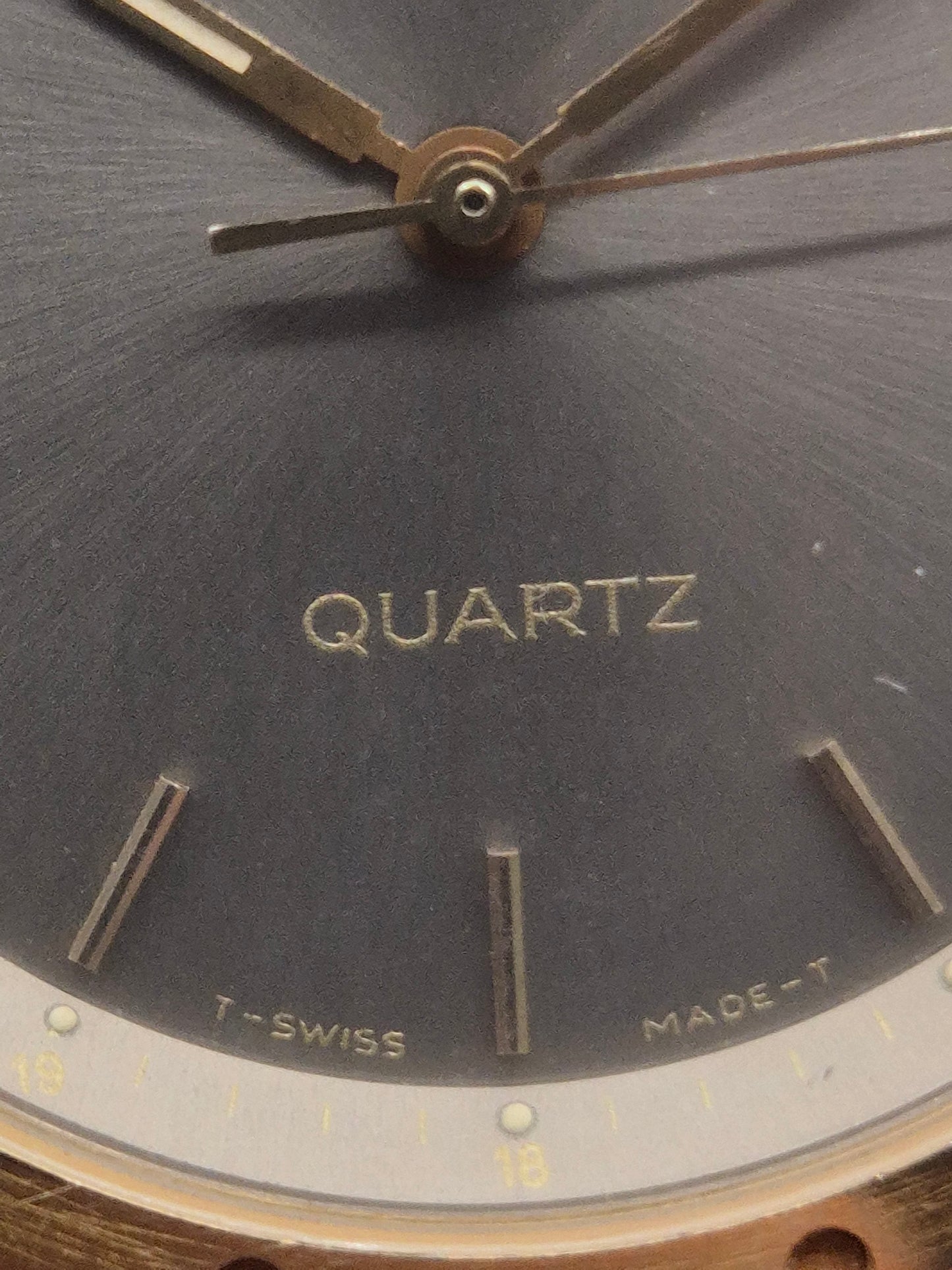 Dugena Tresor Herren Uhr – Zweifarbiges Design mit Schweizer Quarzwerk