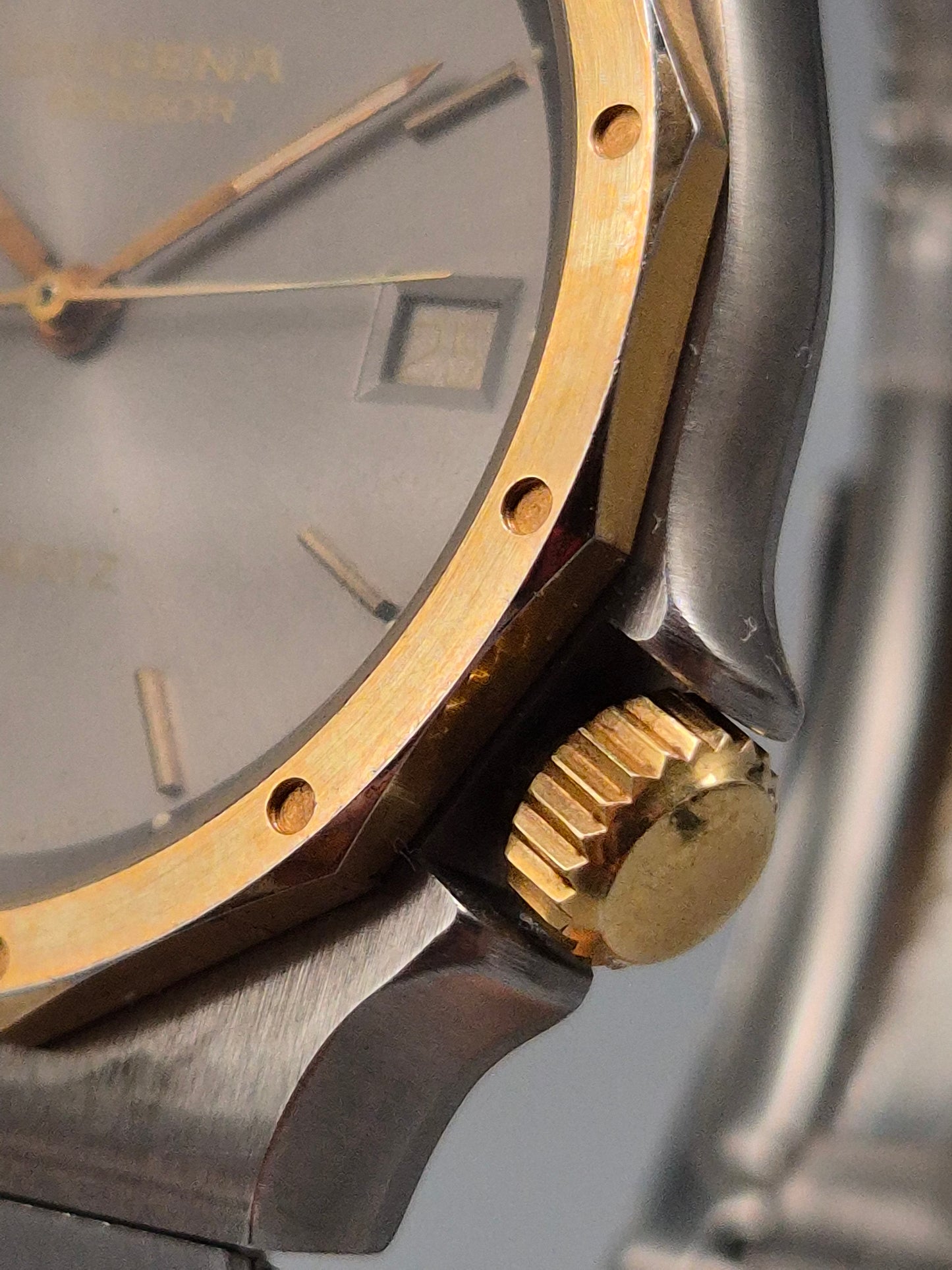 Dugena Tresor Herren Uhr – Zweifarbiges Design mit Schweizer Quarzwerk