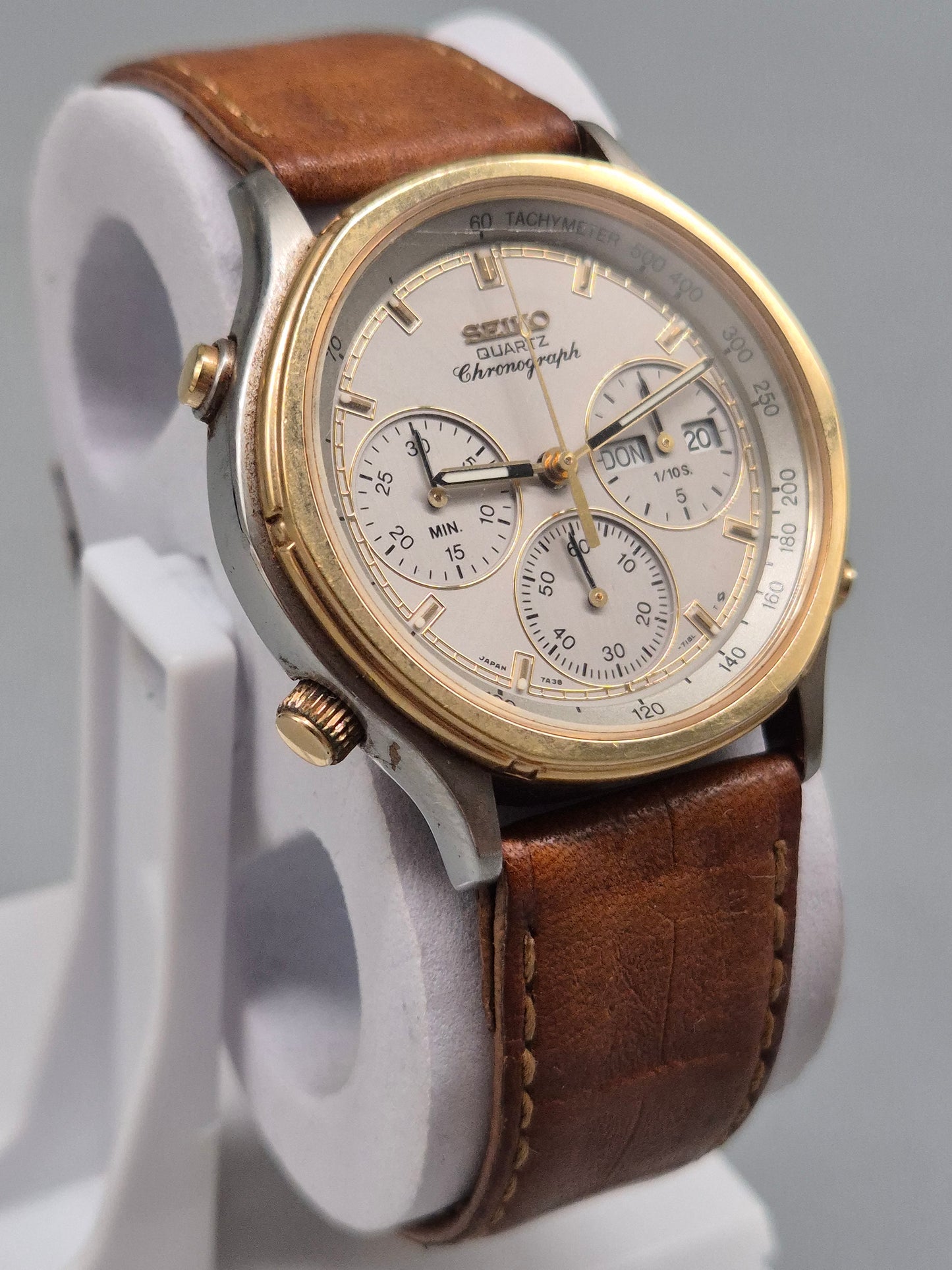 Seiko Quartz Chronograph – 7A38‑718L mit Vintage Lederband & Tachymeter
