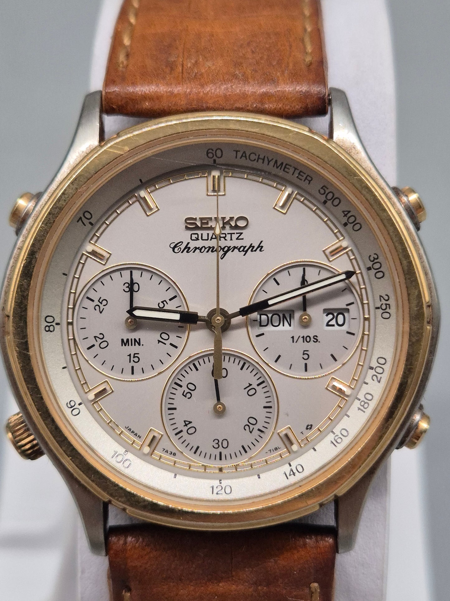 Seiko Quartz Chronograph – 7A38‑718L mit Vintage Lederband & Tachymeter