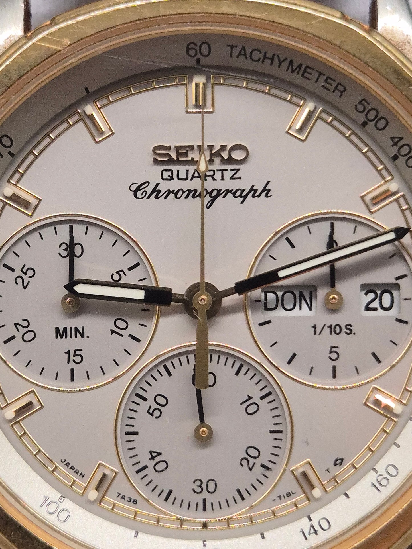 Seiko Quartz Chronograph – 7A38‑718L mit Vintage Lederband & Tachymeter