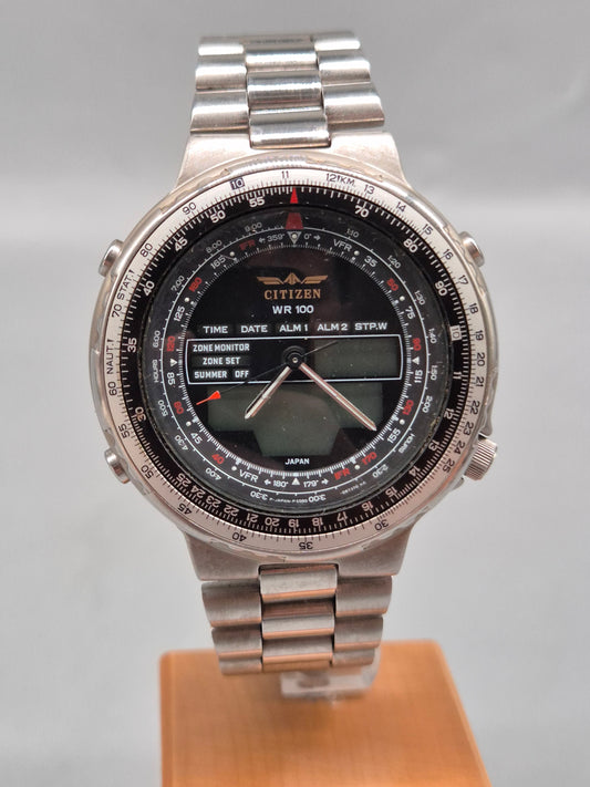 Citizen WR 100 Herren Uhr – Funktionaler Fliegerstil mit Digital-Analog Anzeige