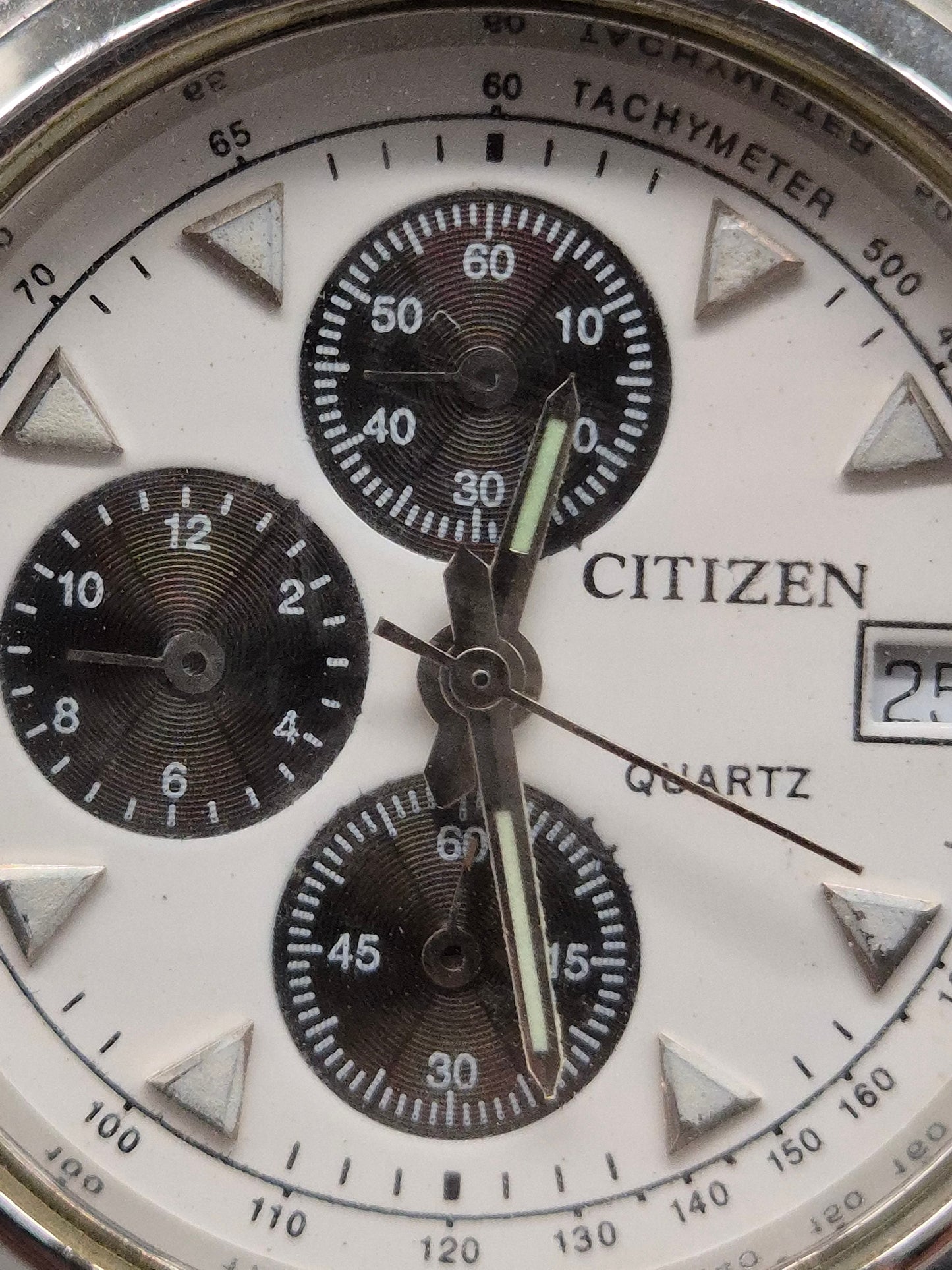 Sportliche Citizen Herren Uhr – Chronograph mit Tachymeter & Lederband