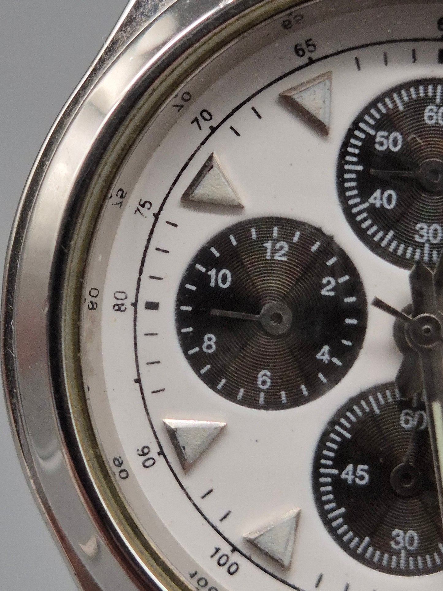 Sportliche Citizen Herren Uhr – Chronograph mit Tachymeter & Lederband