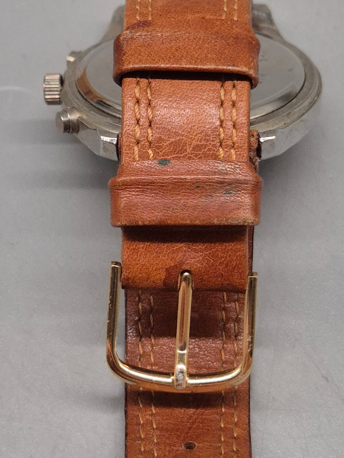 Sportliche Citizen Herren Uhr – Chronograph mit Tachymeter & Lederband