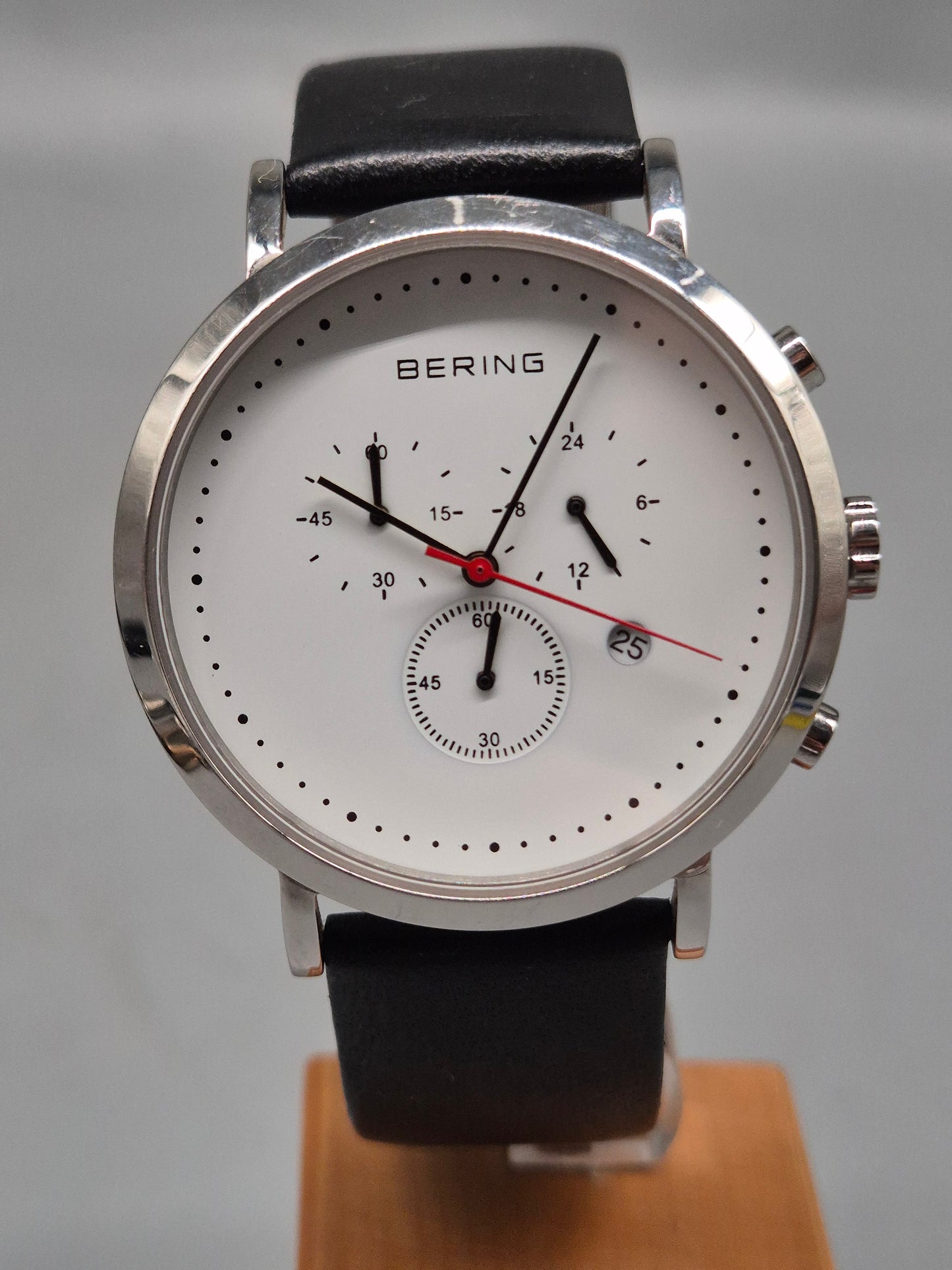 Bering Herren Uhr – Chronograph mit klarem Skandi‑Design