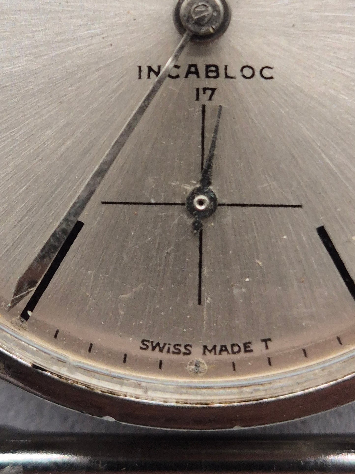 Tell Herren Uhr – Vintage Design mit Milanaiseband