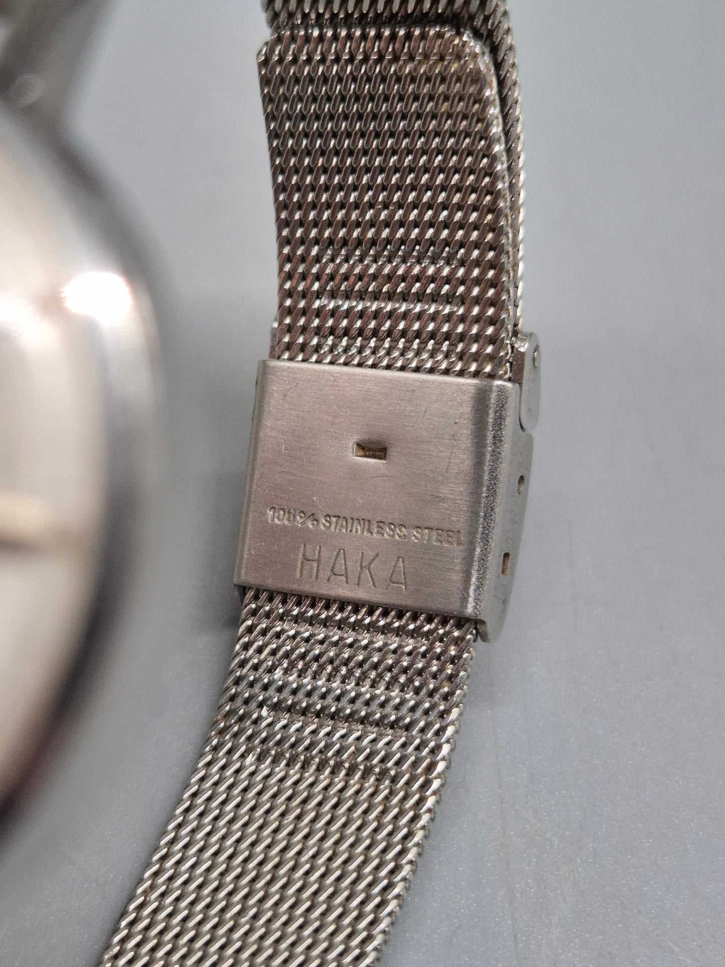 Tell Herren Uhr – Vintage Design mit Milanaiseband