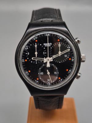 Swatch Swiss Herren Uhr – Schwarzer 90s Chronograph mit 22 Jewels