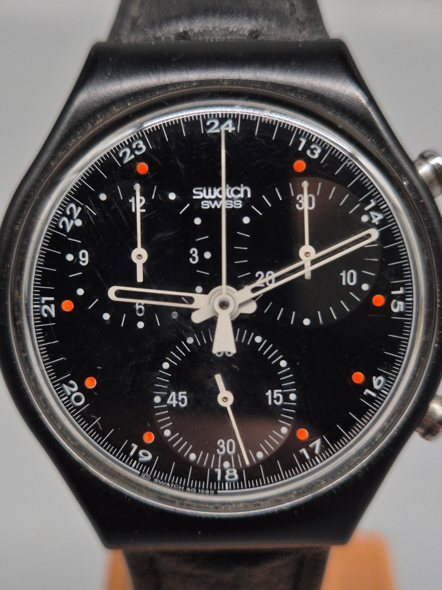 Swatch Swiss Herren Uhr – Schwarzer 90s Chronograph mit 22 Jewels