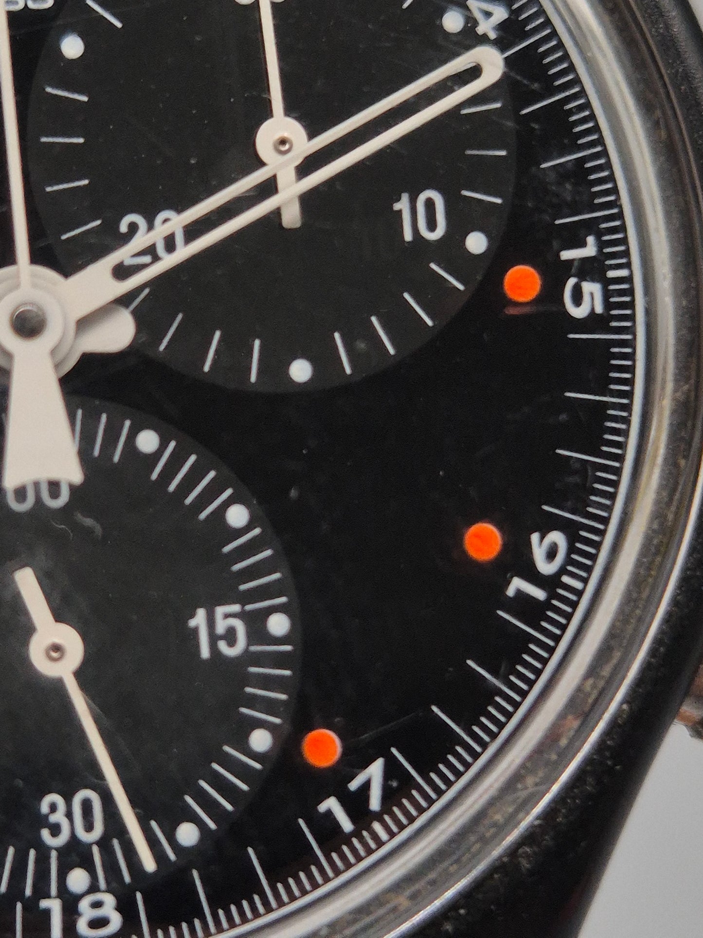 Swatch Swiss Herren Uhr – Schwarzer 90s Chronograph mit 22 Jewels