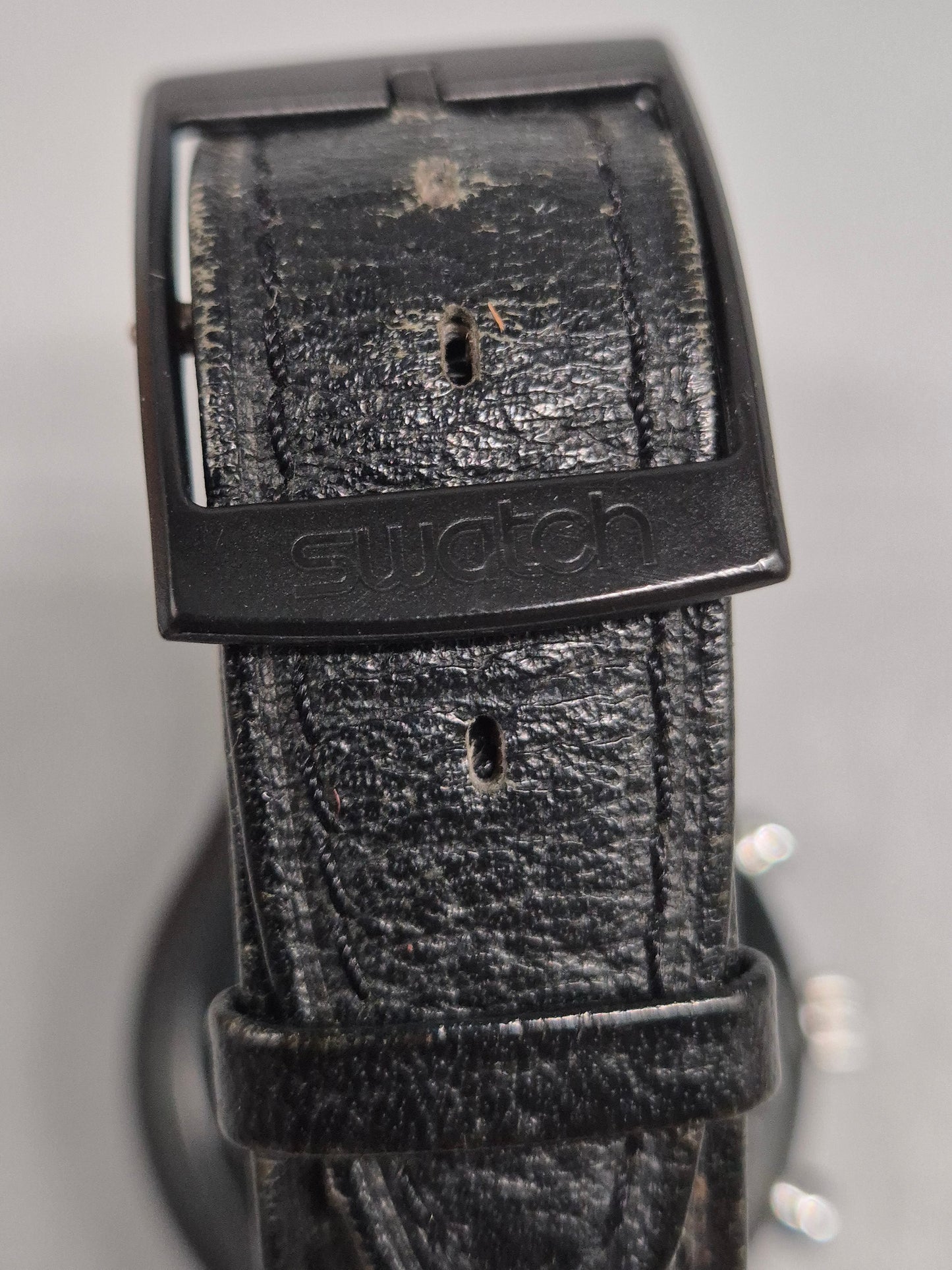 Swatch Swiss Herren Uhr – Schwarzer 90s Chronograph mit 22 Jewels