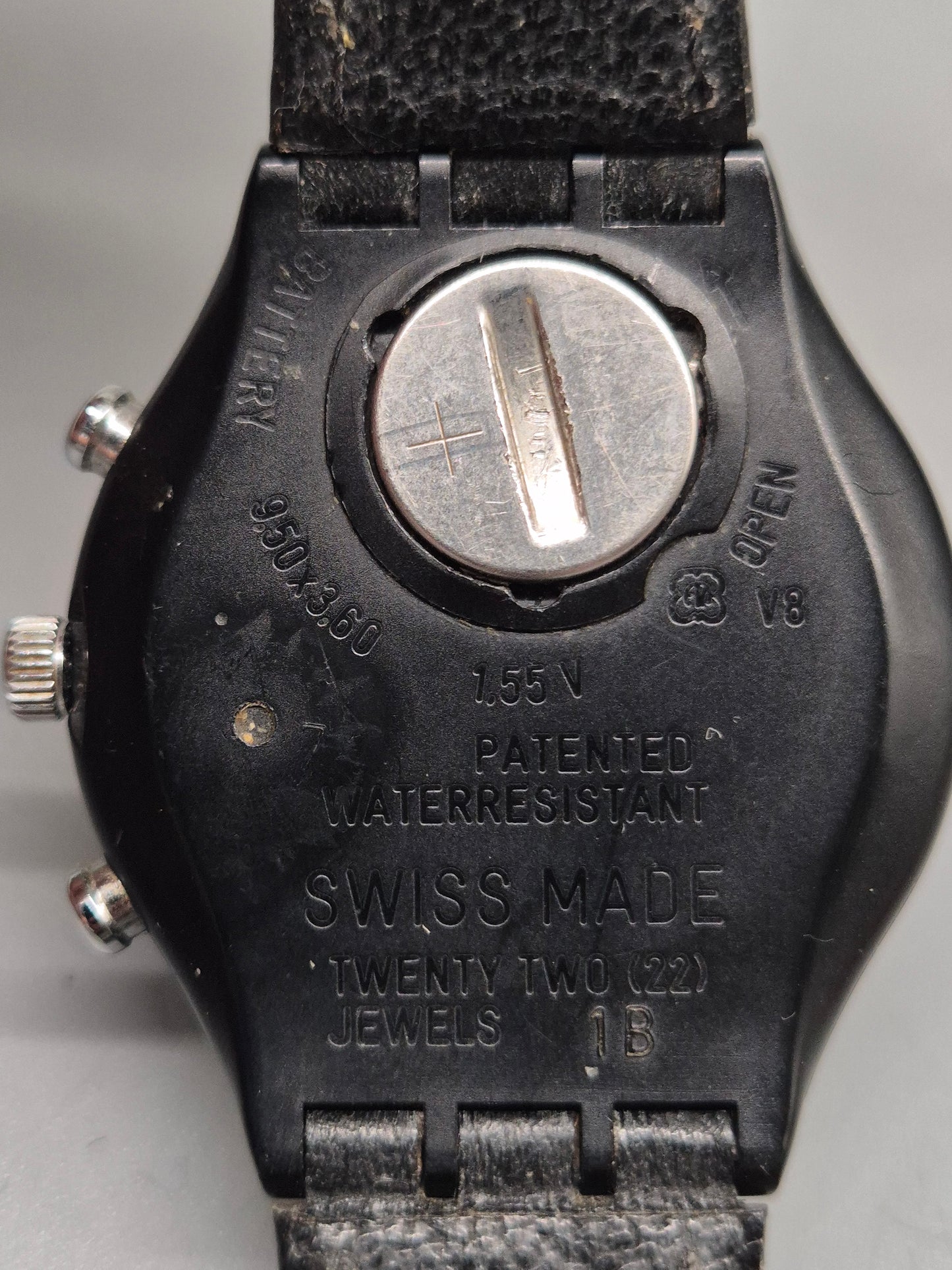 Swatch Swiss Herren Uhr – Schwarzer 90s Chronograph mit 22 Jewels