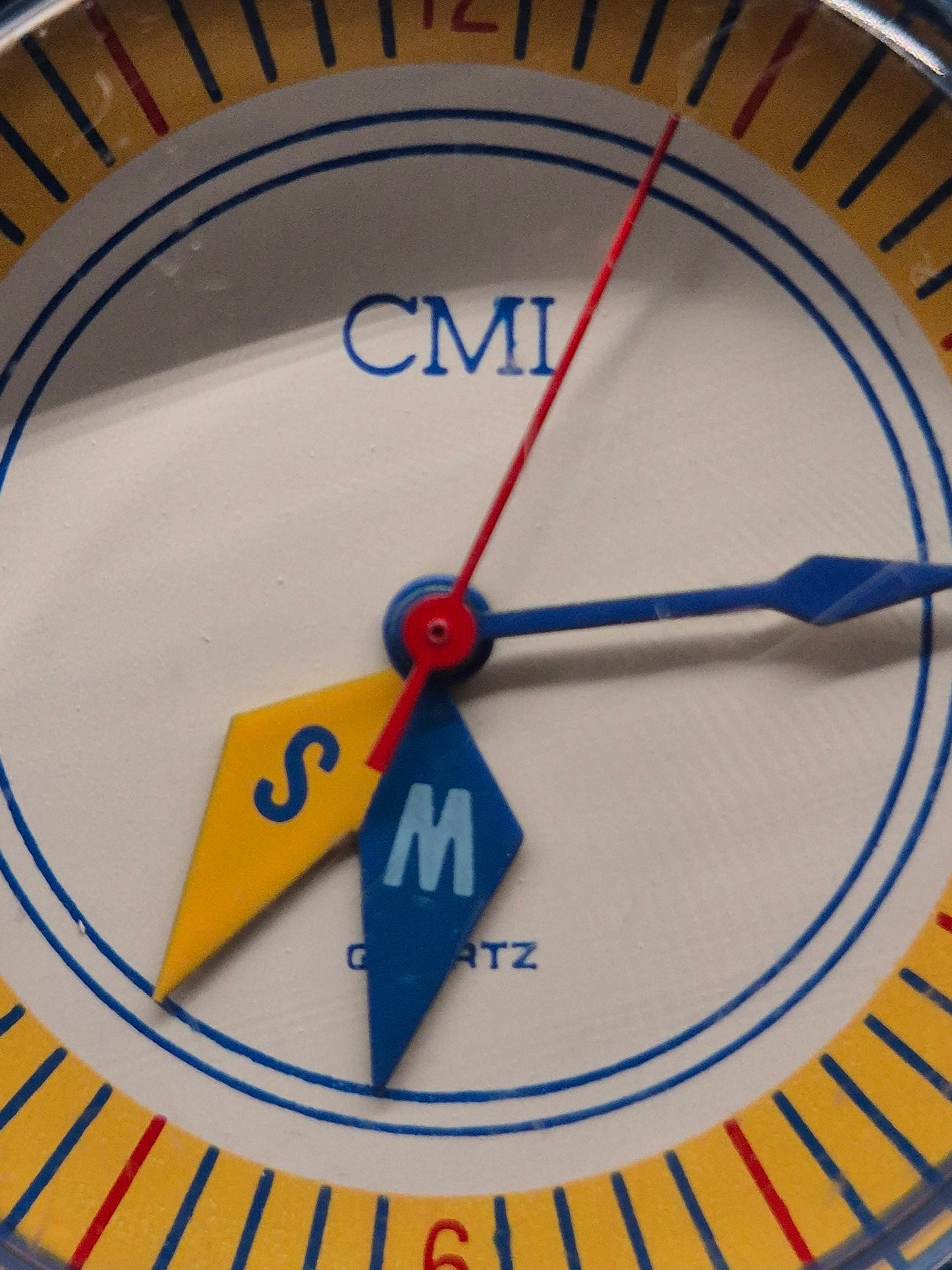 CMI Herren Uhr – Bunte Retro-Quarzuhr im Pop‑Design