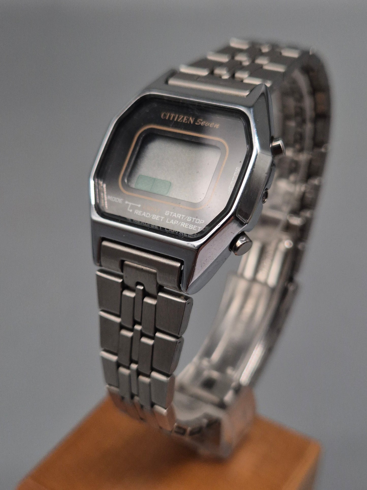 Citizen Seven Vintage Digital Uhr – Chronograph & Alarm, Japanische Quartz