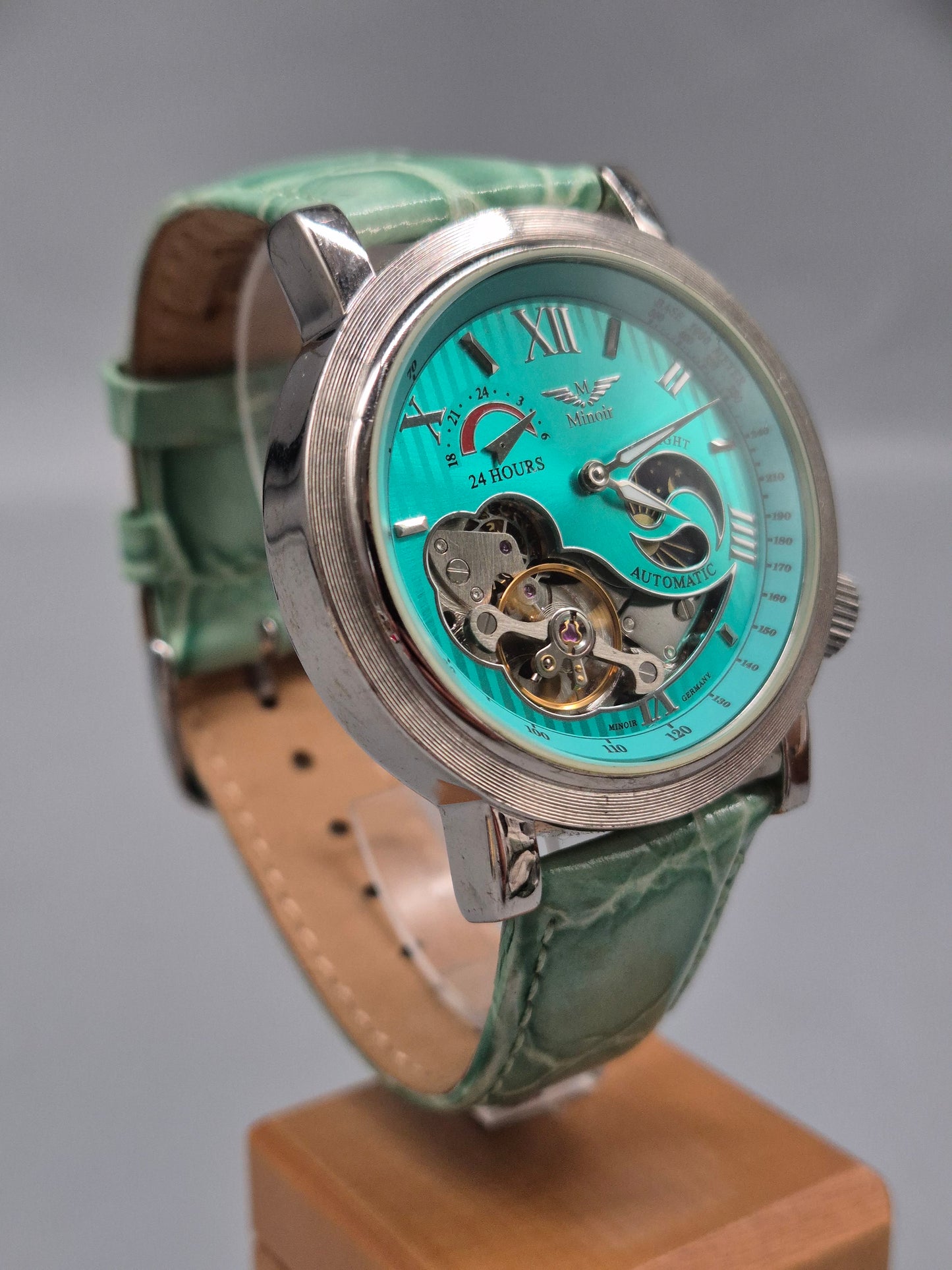 Minoir Herren Uhr – Automatik mit Sichtmechanik & Tag-Nacht-Anzeige