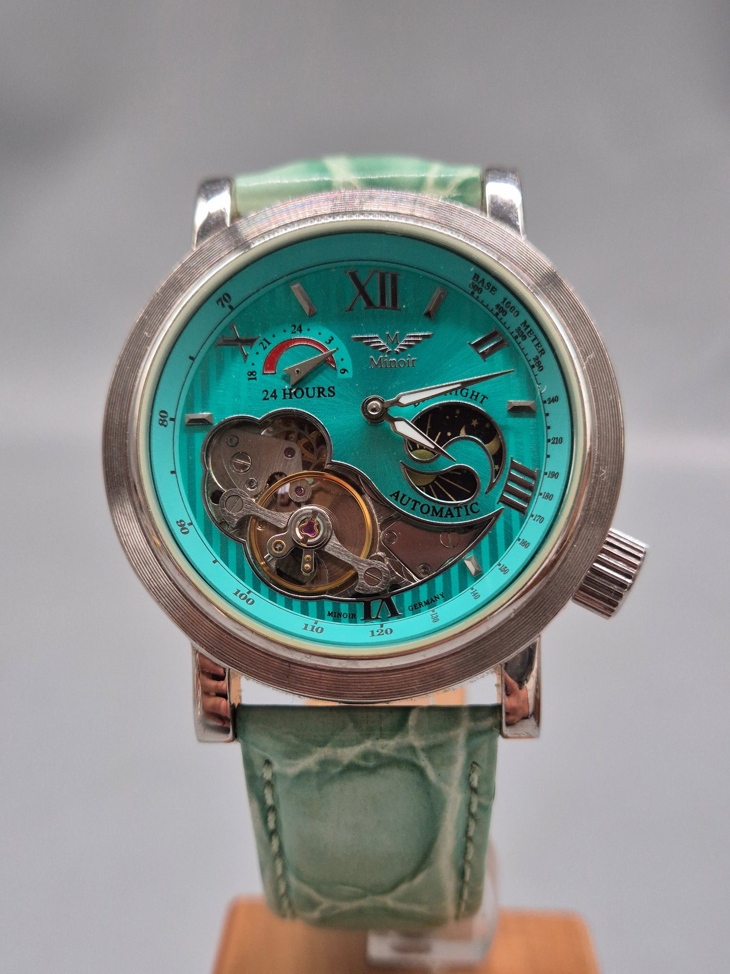 Minoir Herren Uhr – Automatik mit Sichtmechanik & Tag-Nacht-Anzeige