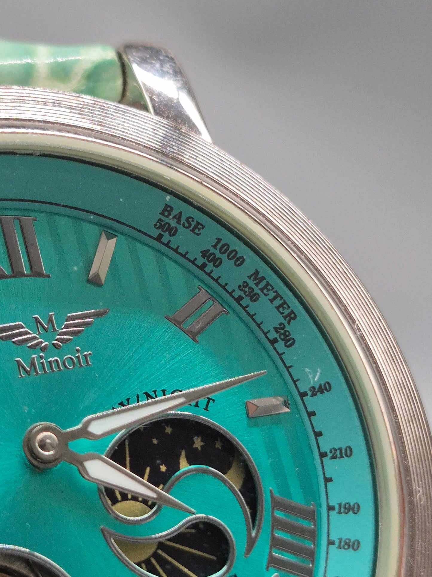 Minoir Herren Uhr – Automatik mit Sichtmechanik & Tag-Nacht-Anzeige