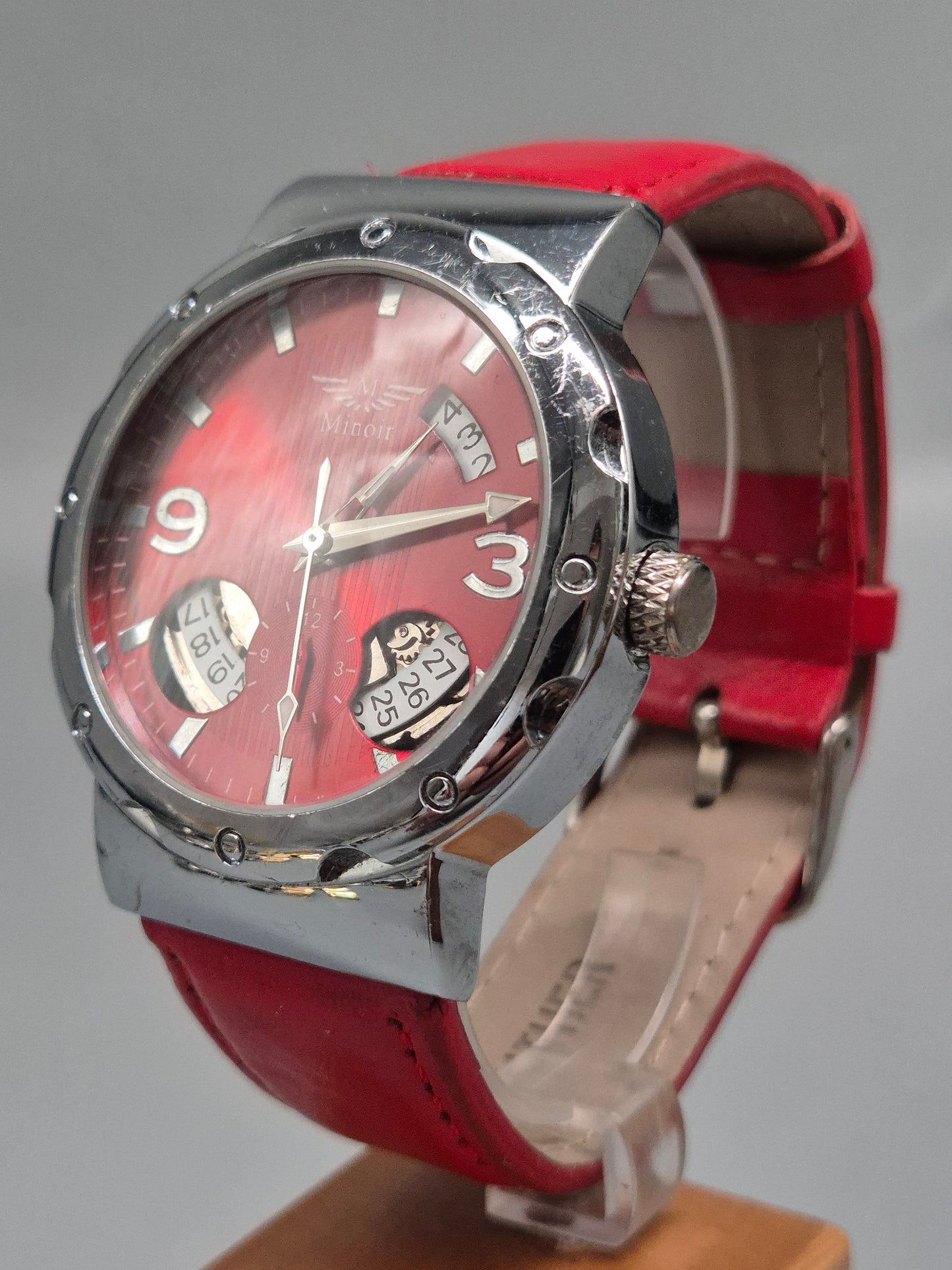 Minoir Herren Uhr – Automatik in Rot mit Datums- und Wochentagsanzeige