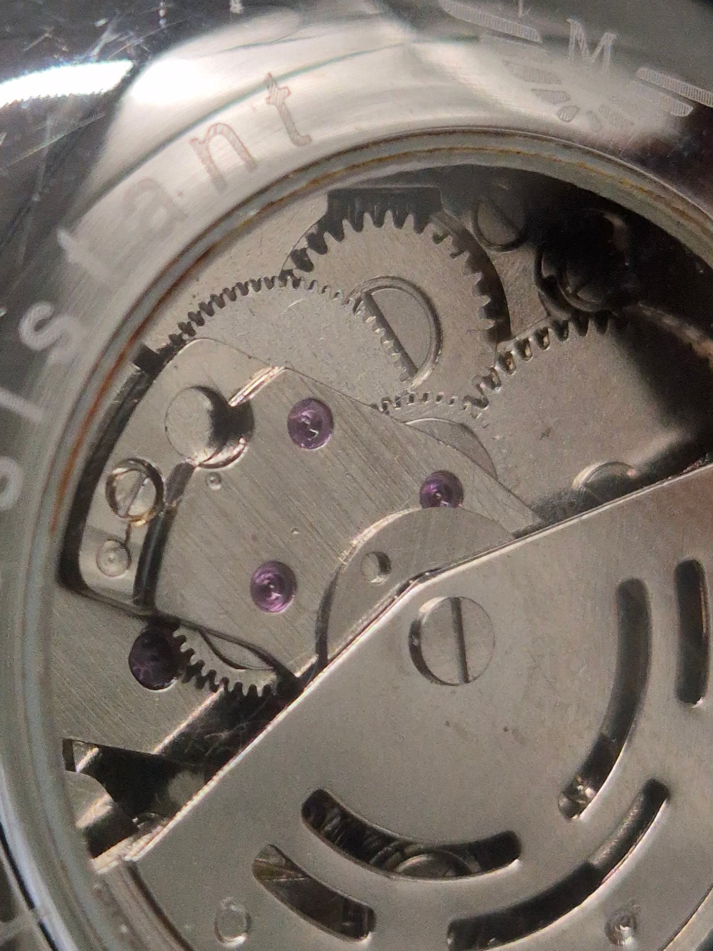 Minoir Herren Uhr – Automatik in Rot mit Datums- und Wochentagsanzeige