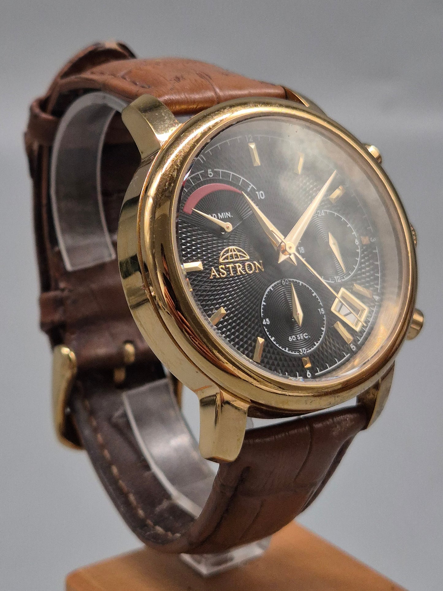 Astron Herren Uhr – Goldfarbene Quarzuhr mit Multifunktionsanzeige