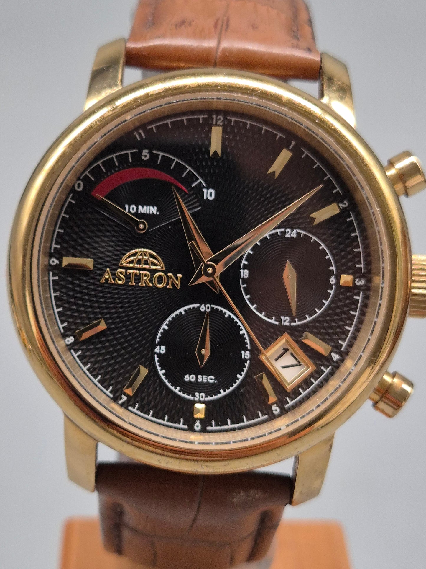 Astron Herren Uhr – Goldfarbene Quarzuhr mit Multifunktionsanzeige