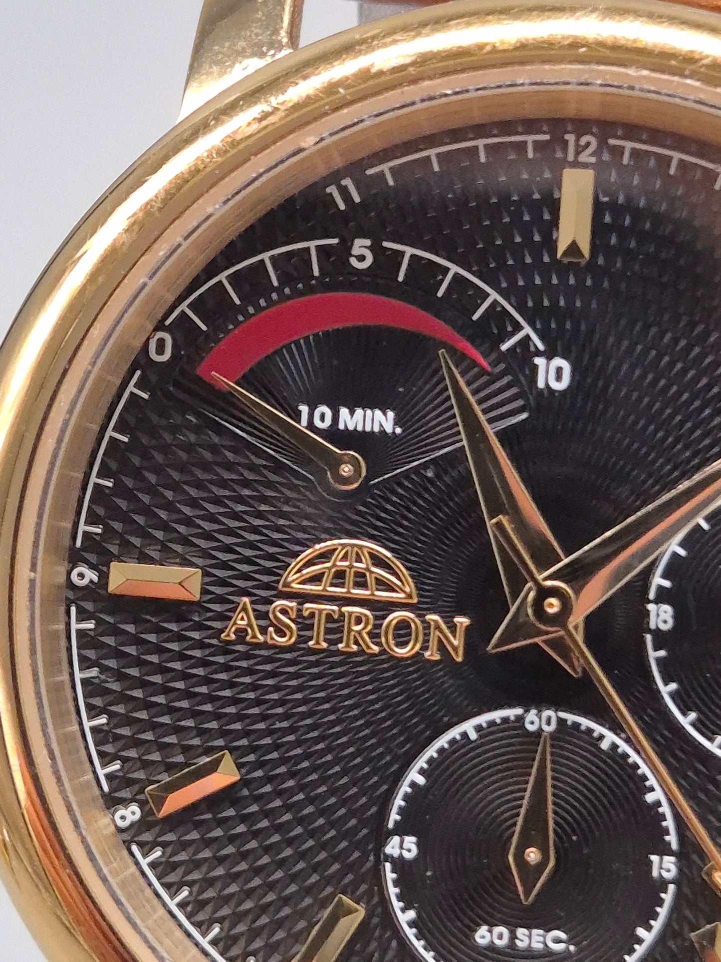 Astron Herren Uhr – Goldfarbene Quarzuhr mit Multifunktionsanzeige