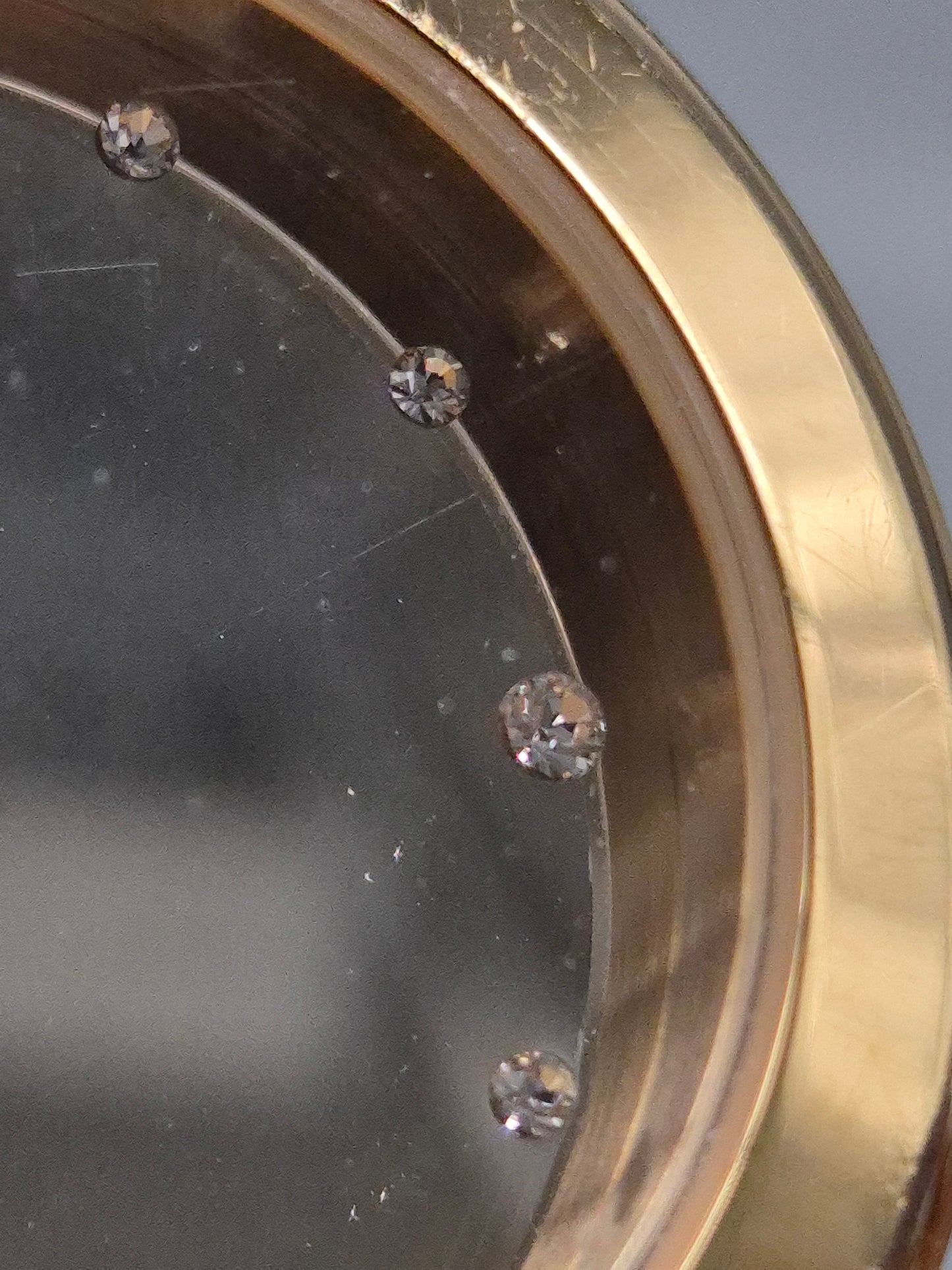 Elegante Pfeffinger Damen Uhr – Goldfarbene Akzente mit Strassbesatz