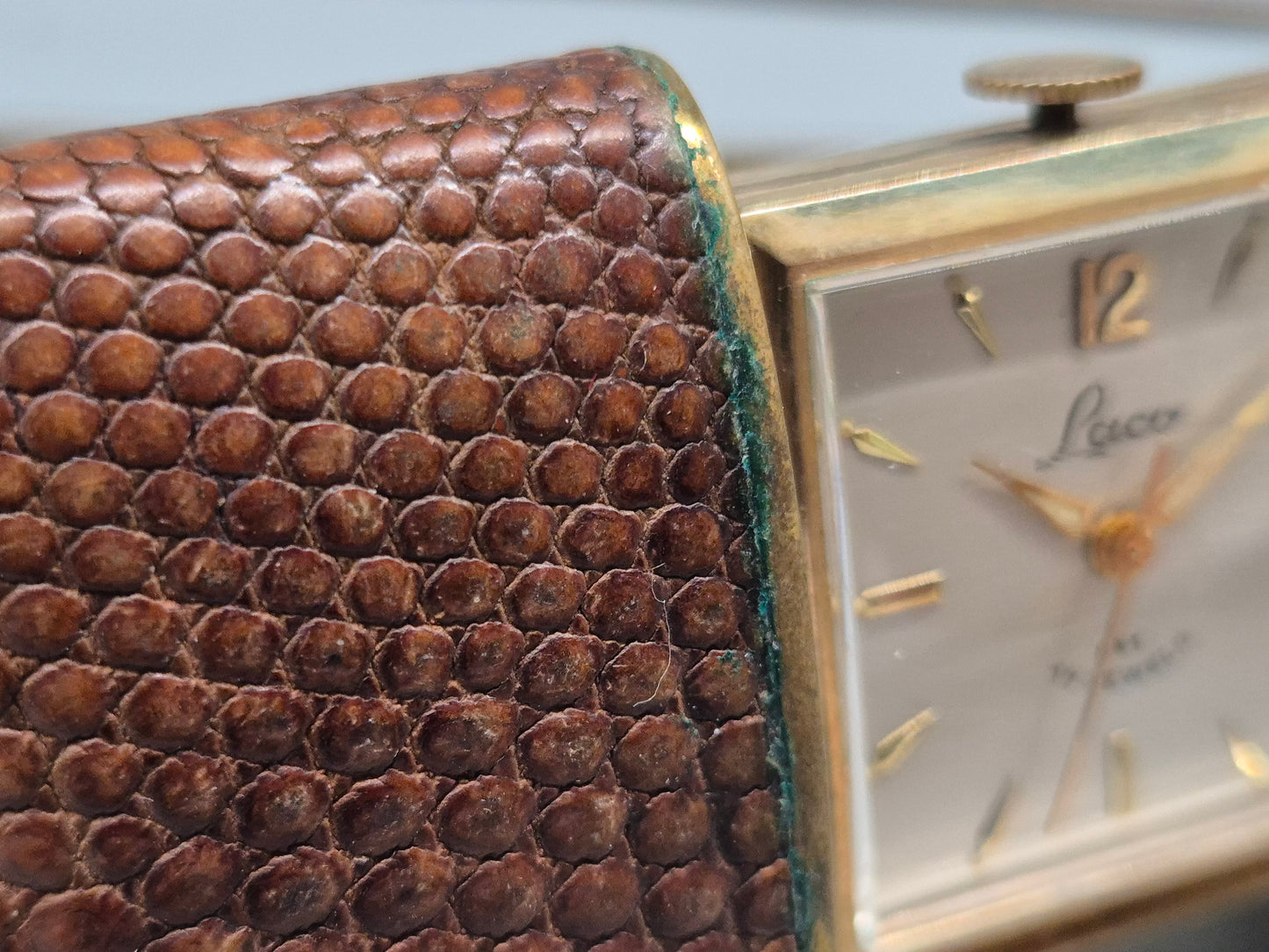 Antike Laco Damen Ketten‑Uhr – Vintage 17 Jewels im Lepidolite‑Schuber