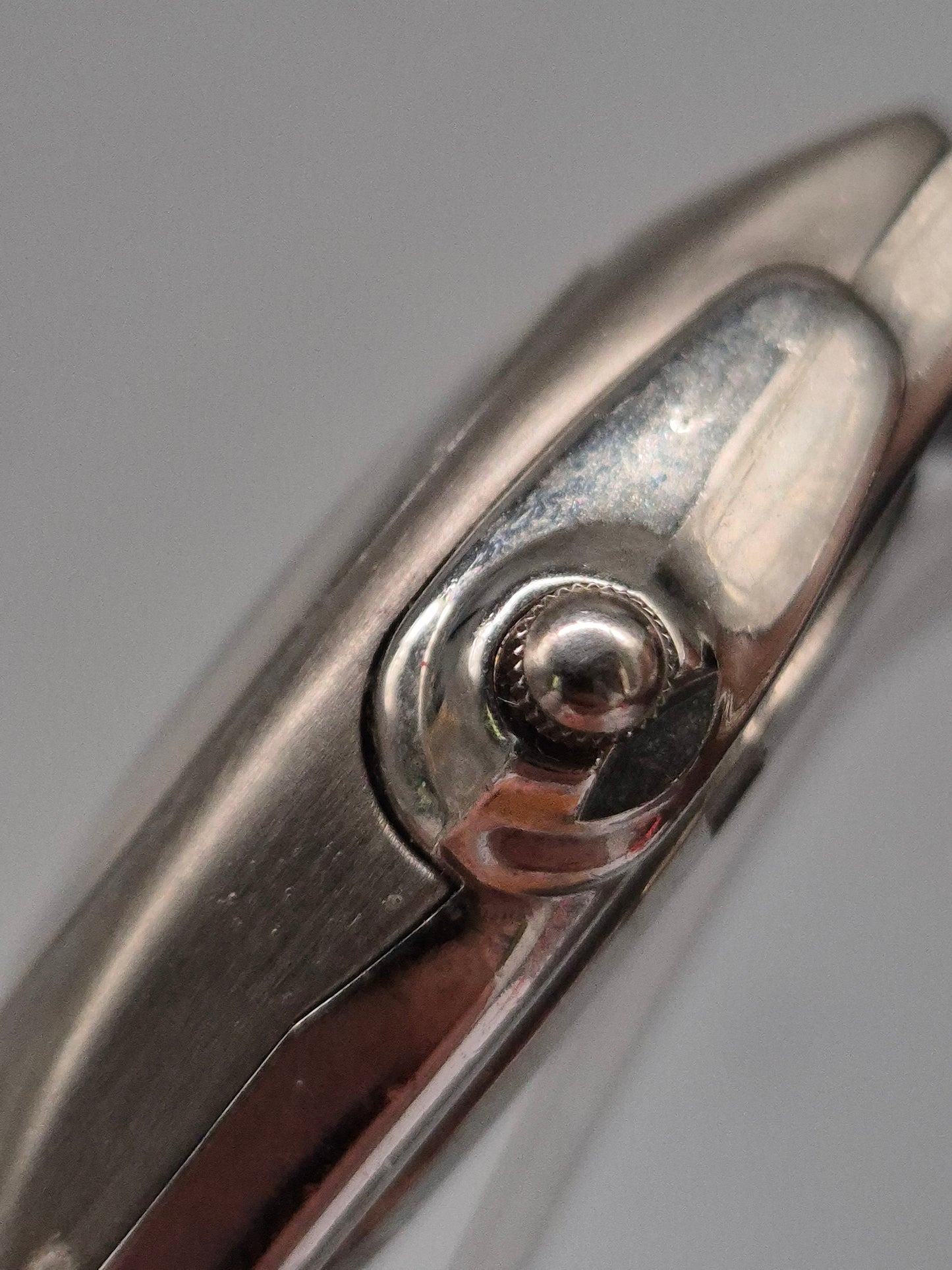 Seiko Kinetic Herren Uhr – Innovative Bewegungstechnologie im markanten Design