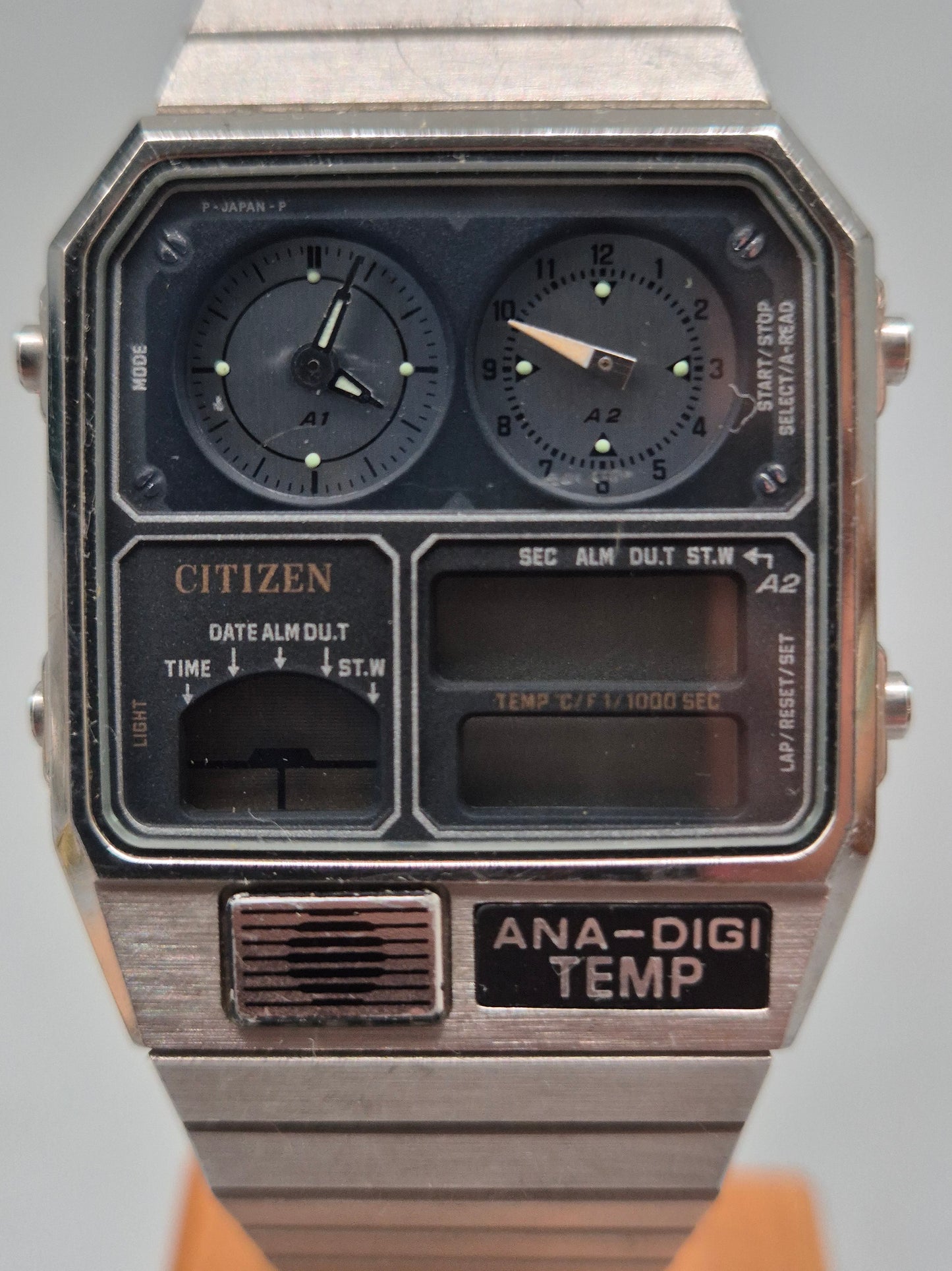 Citizen Ana‑Digi Temp – Retro Chronograph mit Thermometer
