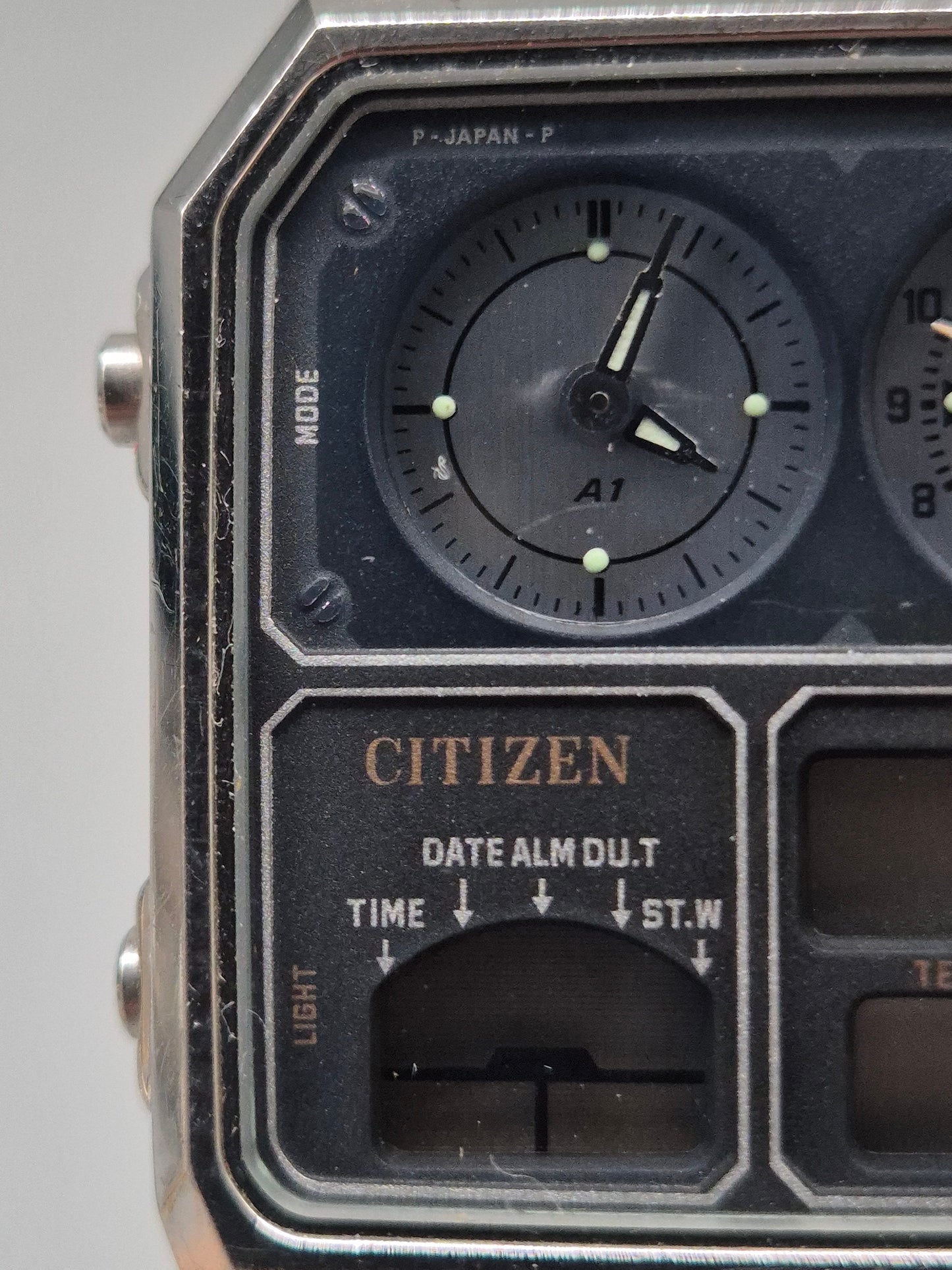 Citizen Ana‑Digi Temp – Retro Chronograph mit Thermometer