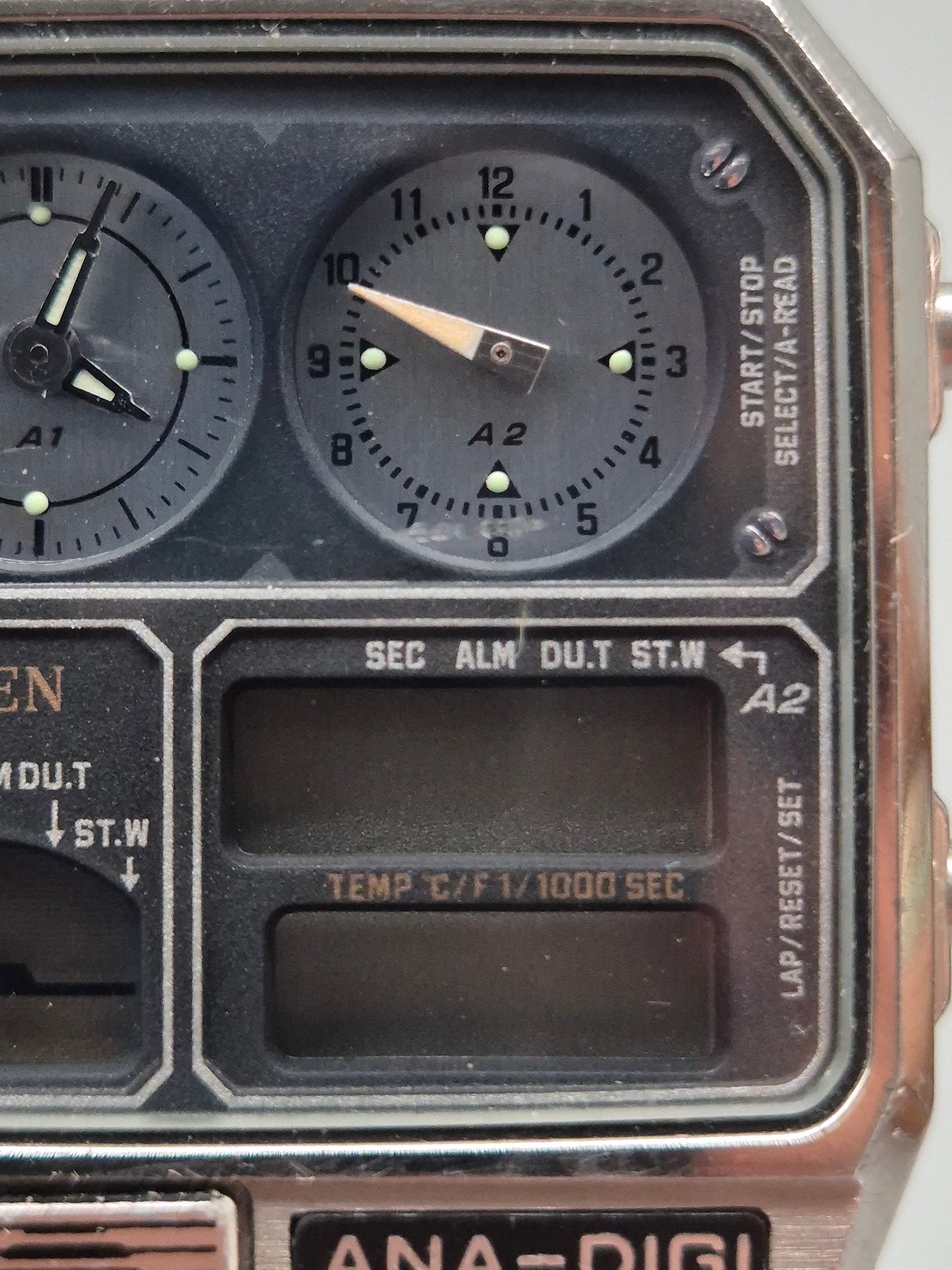 Citizen Ana‑Digi Temp – Retro Chronograph mit Thermometer