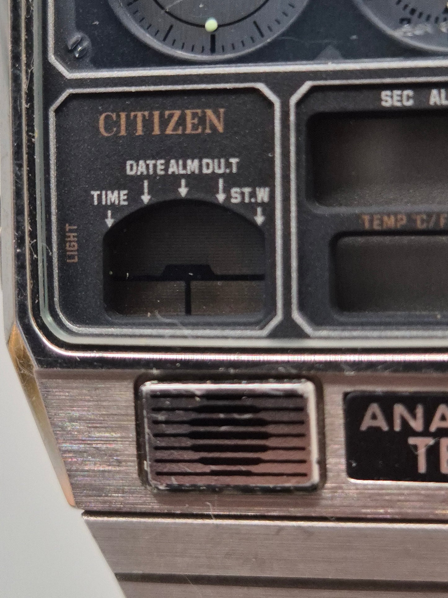 Citizen Ana‑Digi Temp – Retro Chronograph mit Thermometer