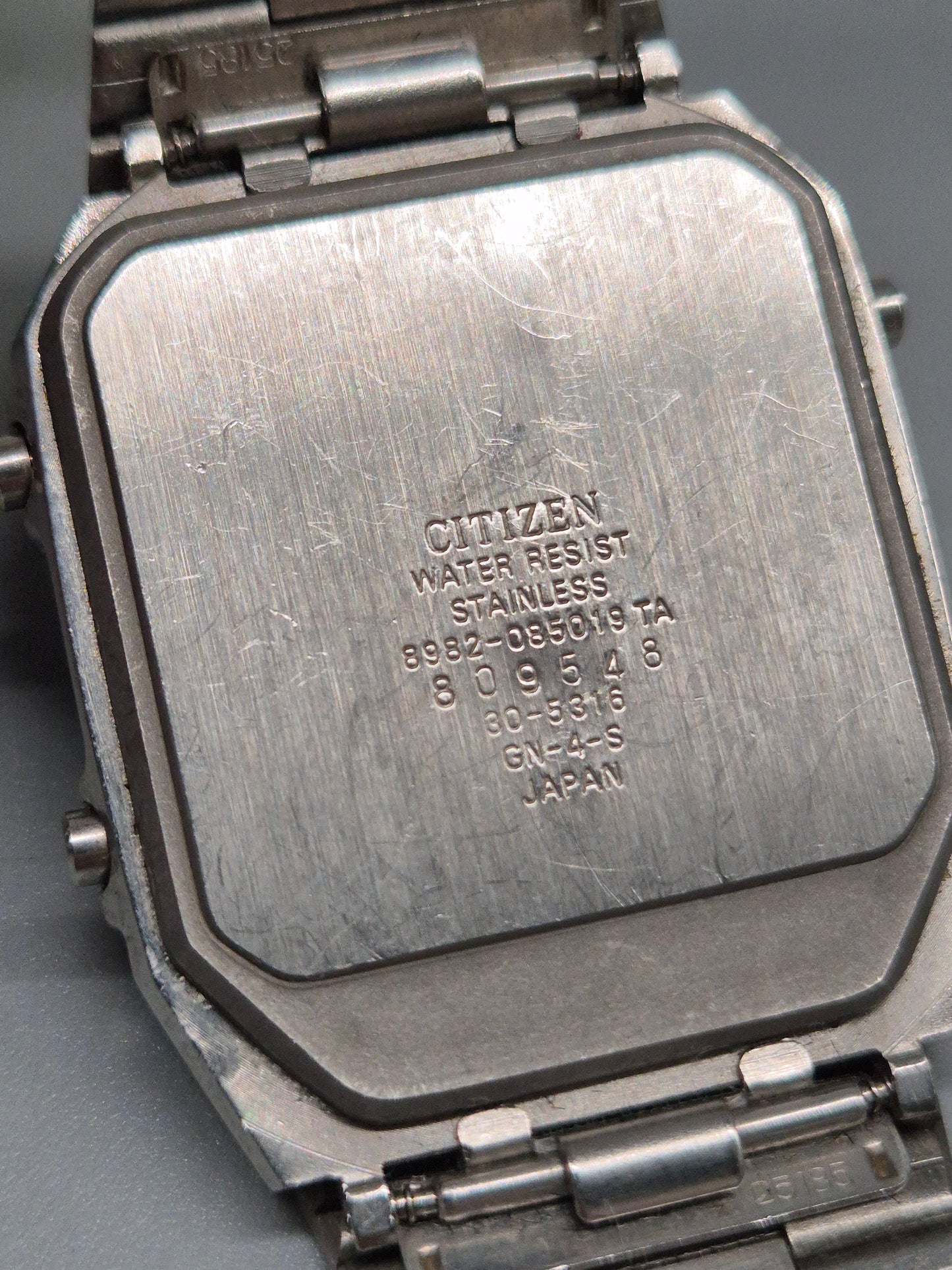 Citizen Ana‑Digi Temp – Retro Chronograph mit Thermometer