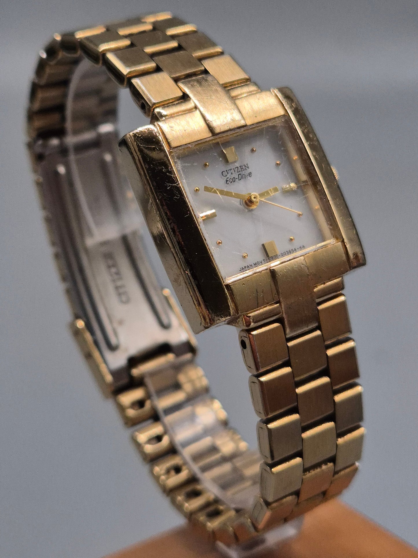 Citizen Eco‑Drive Damen Uhr – Quadratisches Gold‑Design