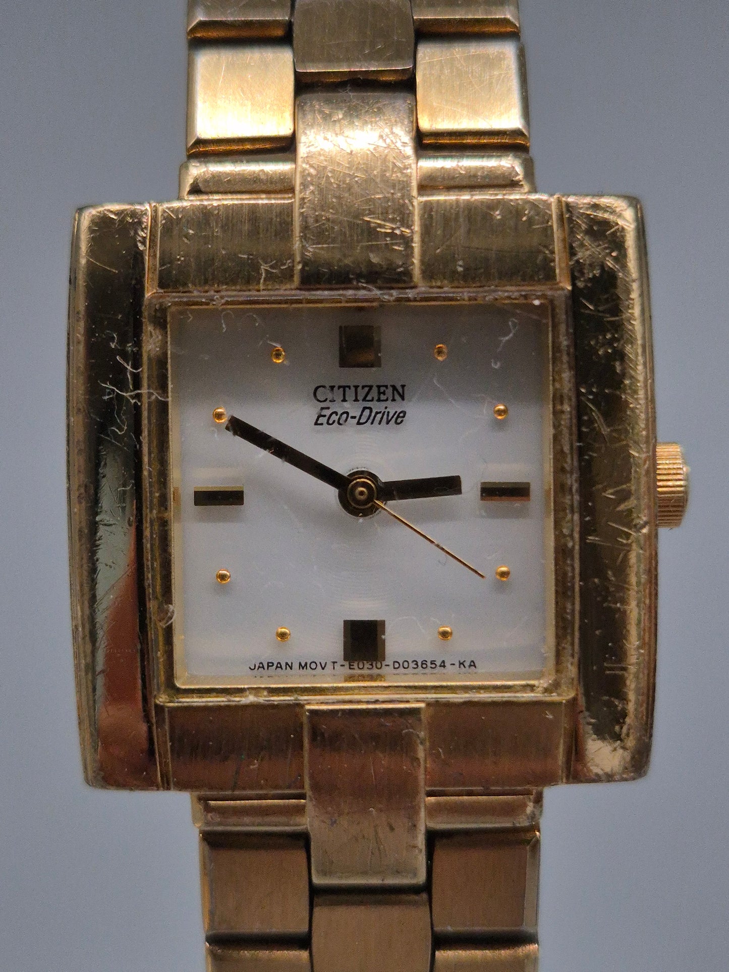 Citizen Eco‑Drive Damen Uhr – Quadratisches Gold‑Design