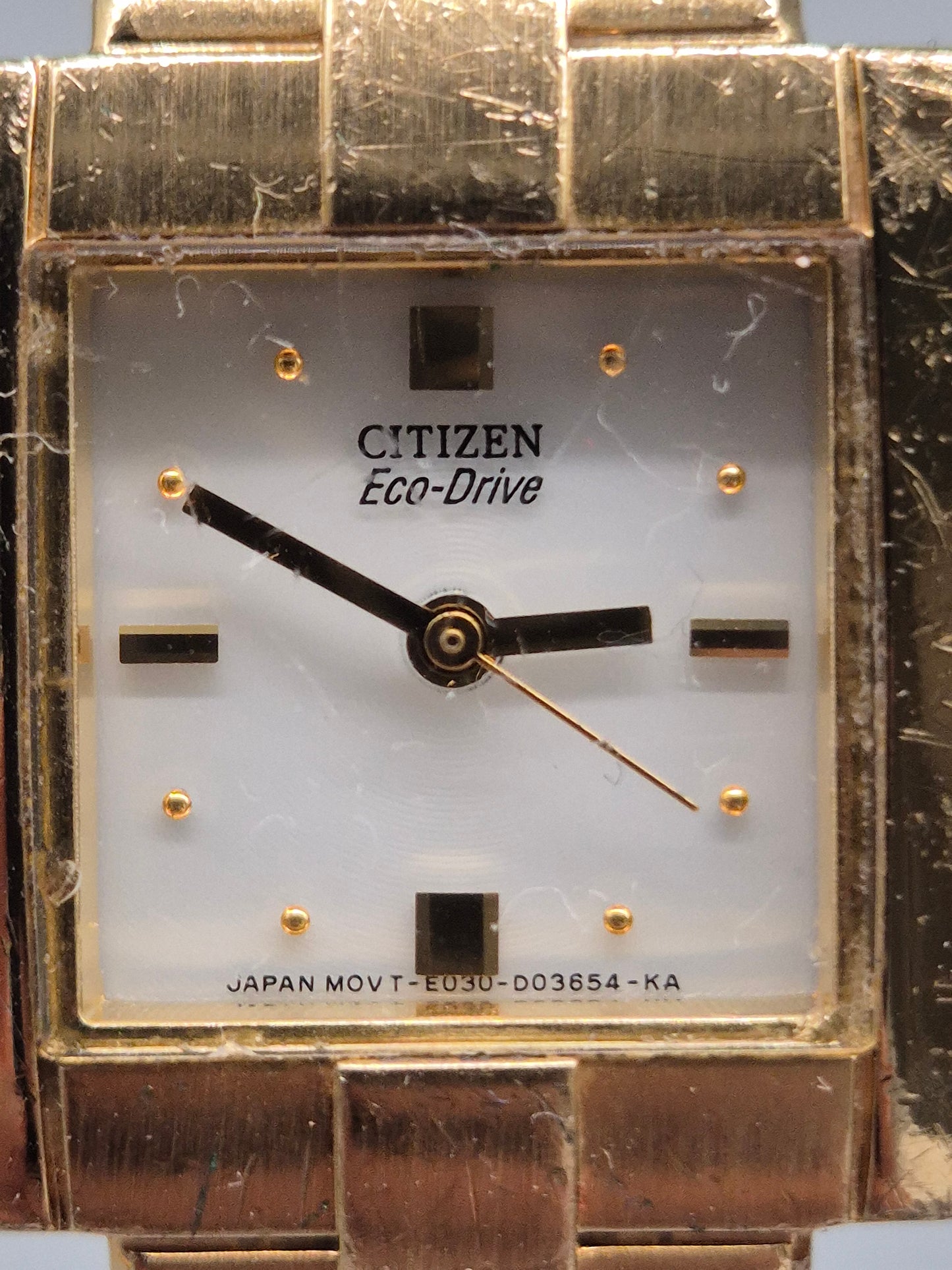 Citizen Eco‑Drive Damen Uhr – Quadratisches Gold‑Design