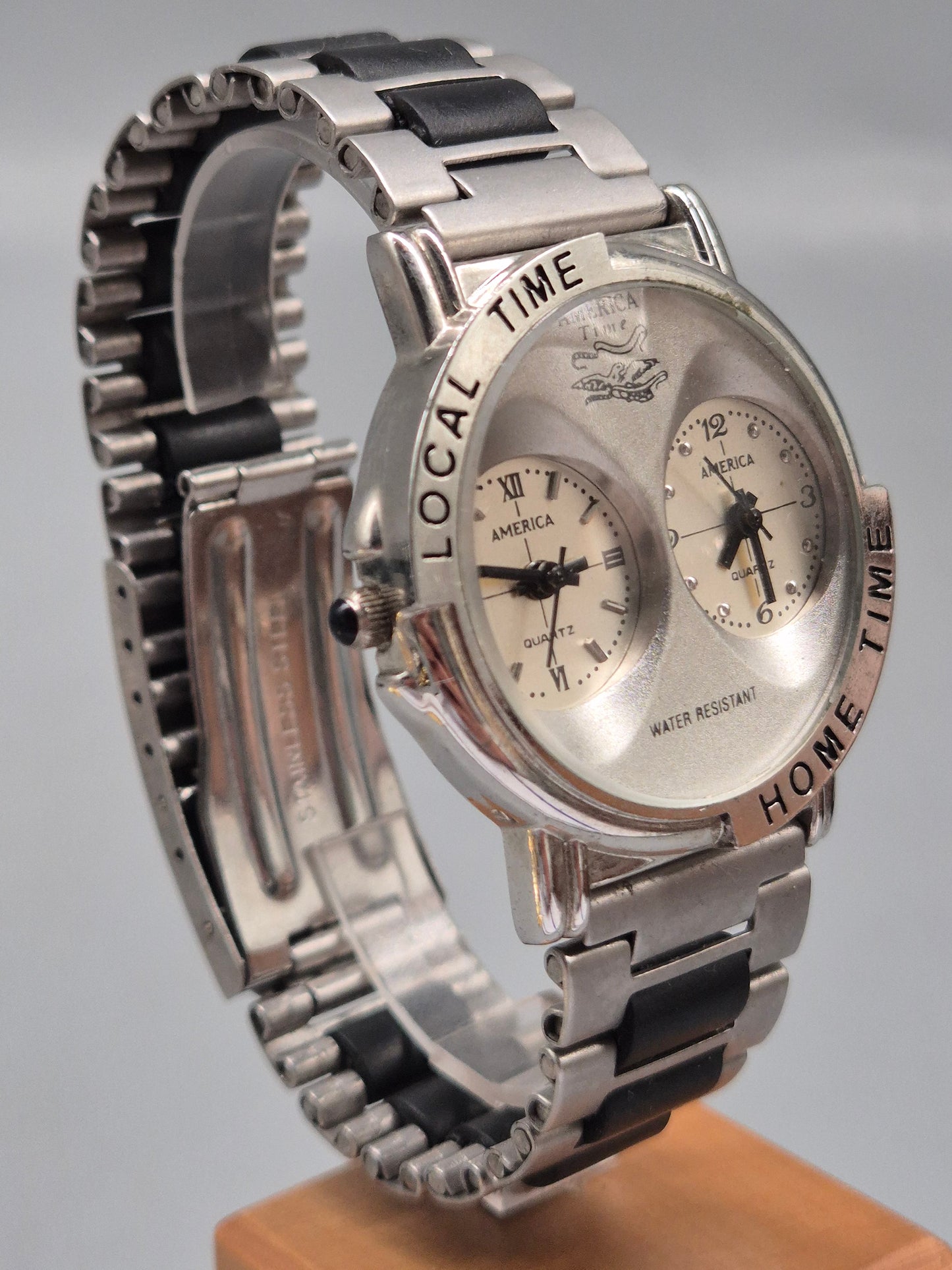 America Time Herren Uhr – Dualzeit mit Edelstahlband