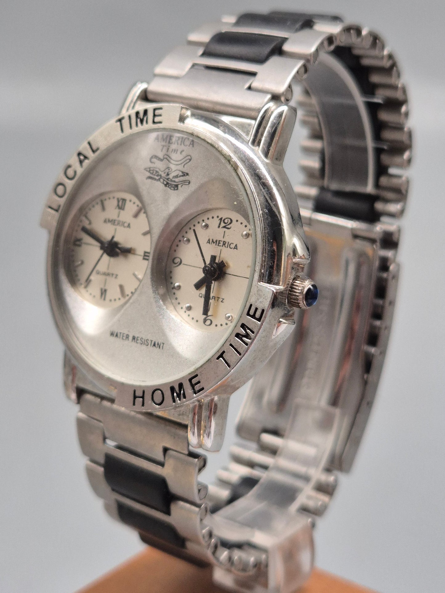 America Time Herren Uhr – Dualzeit mit Edelstahlband