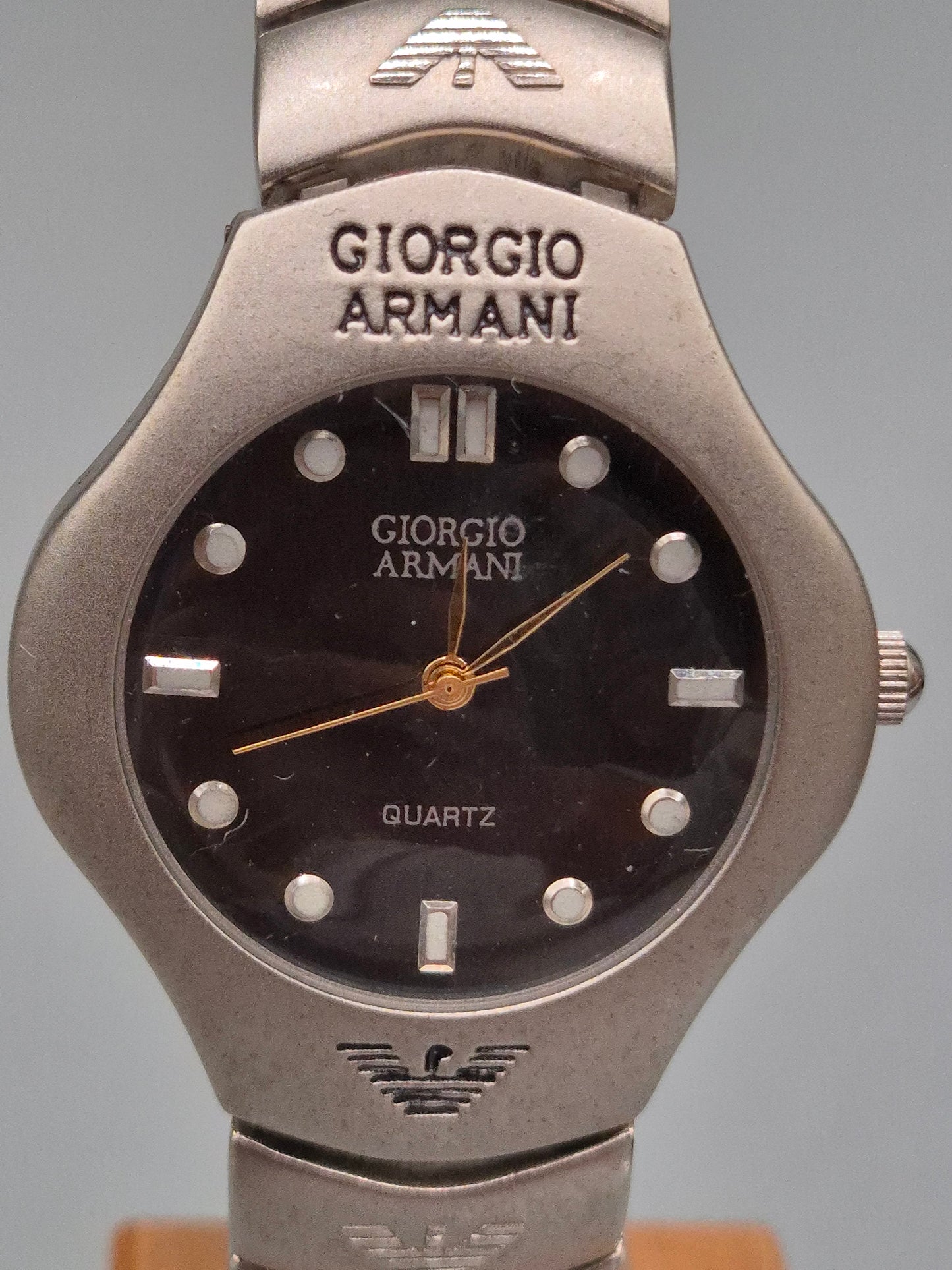 Giorgio Armani Herren Uhr – Edelstahl mit schwarzem Zifferblatt