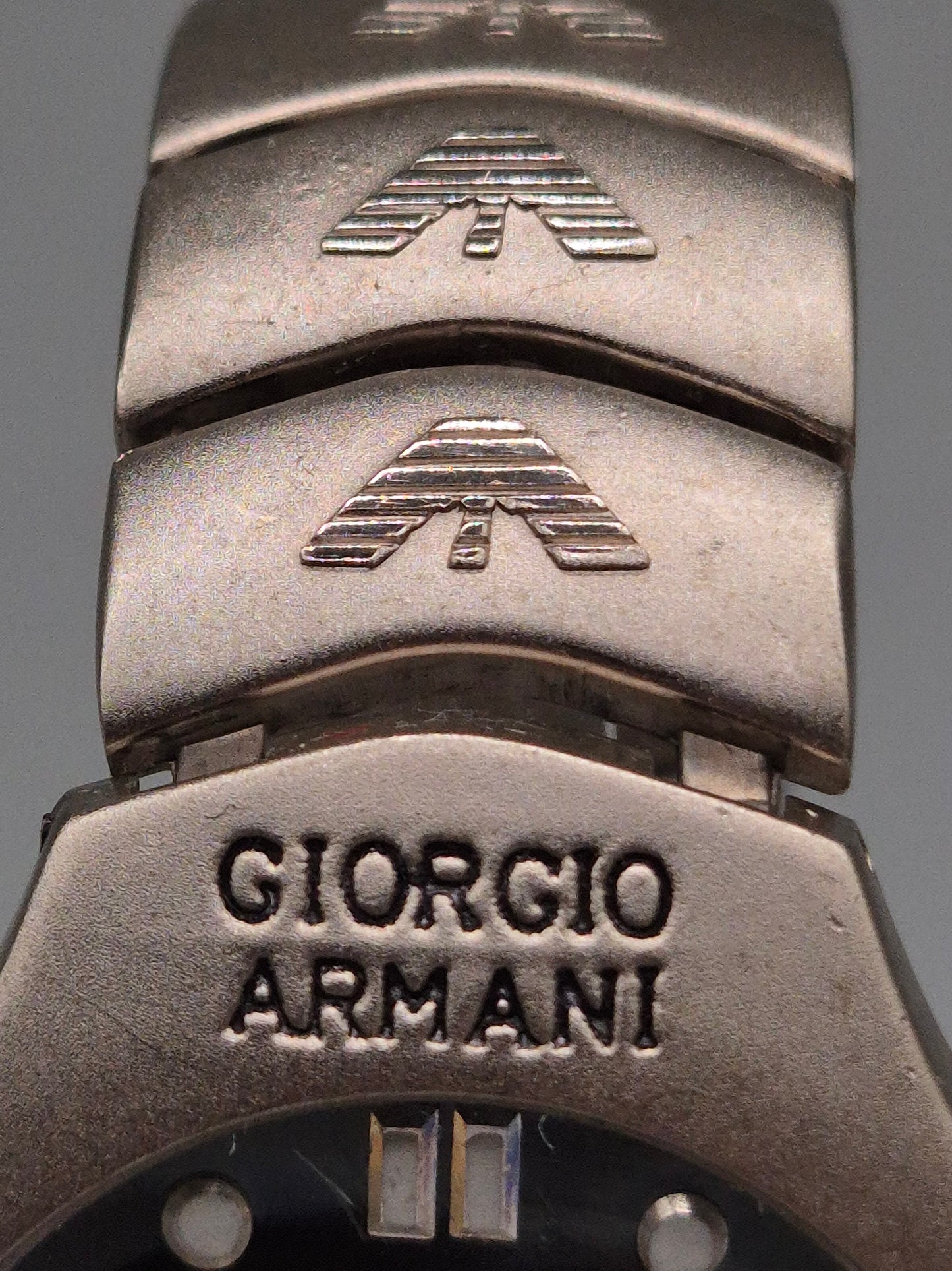 Giorgio Armani Herren Uhr – Edelstahl mit schwarzem Zifferblatt