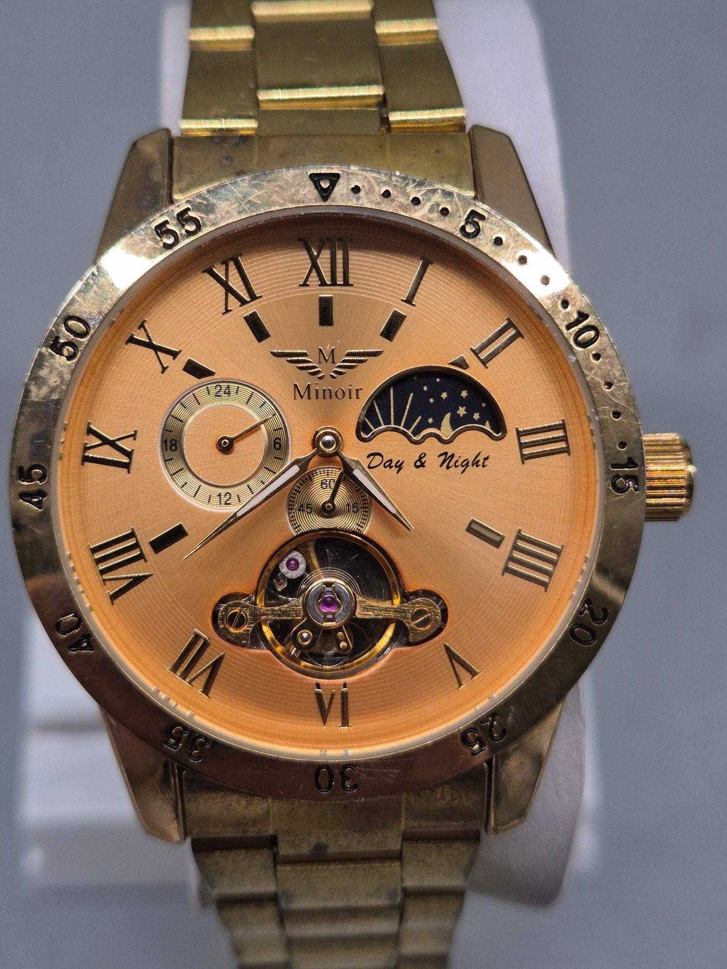 Goldfarbene Minoir Herren Uhr – Automatik mit Tag‑Nacht-Anzeige