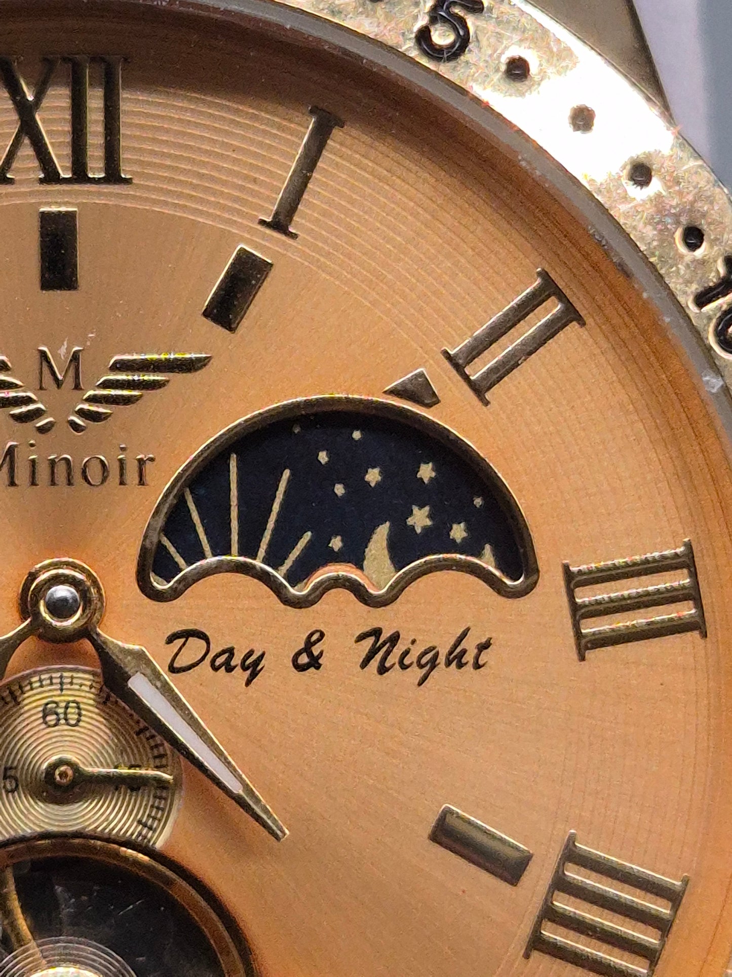 Goldfarbene Minoir Herren Uhr – Automatik mit Tag‑Nacht-Anzeige